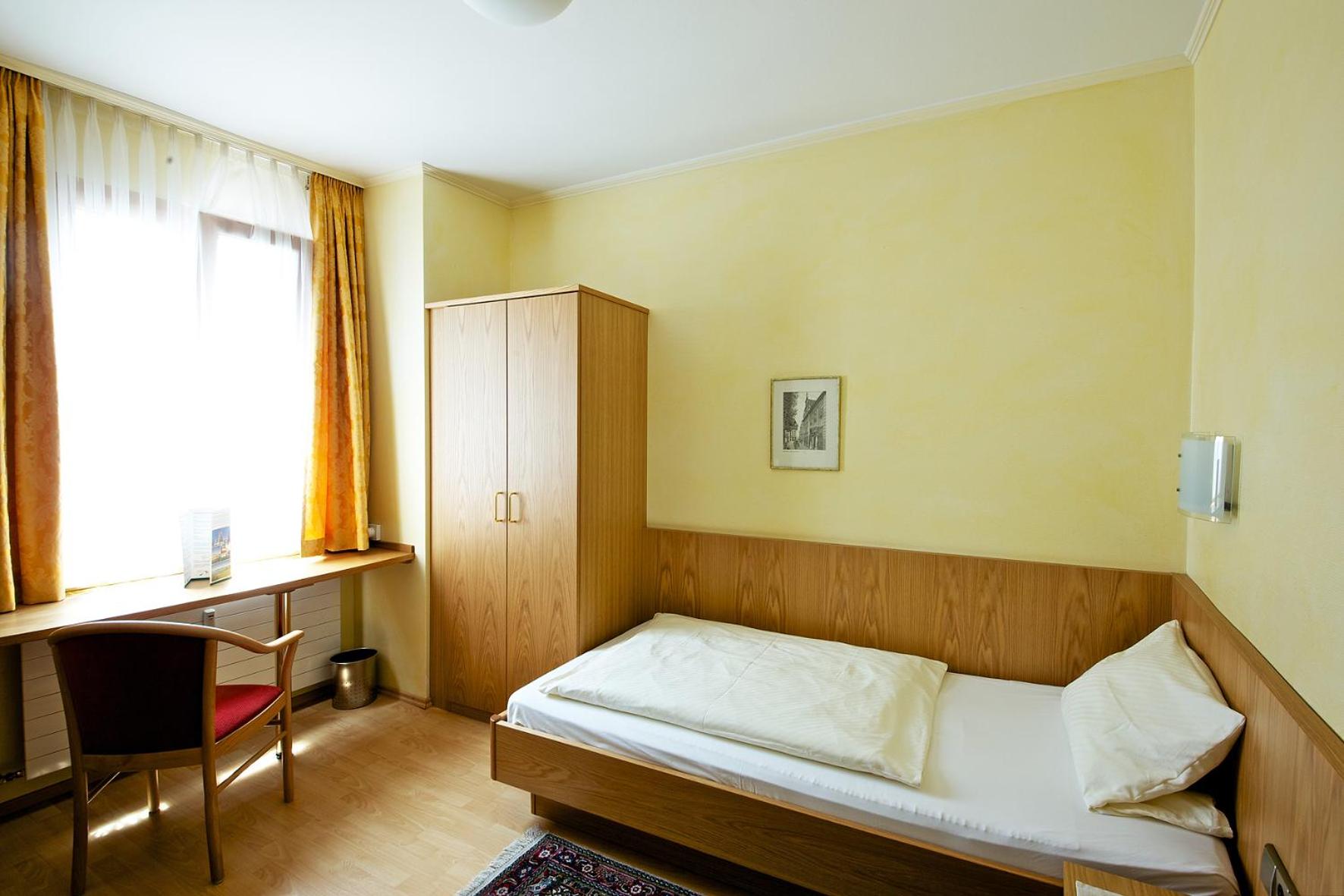 Single Room photo 2