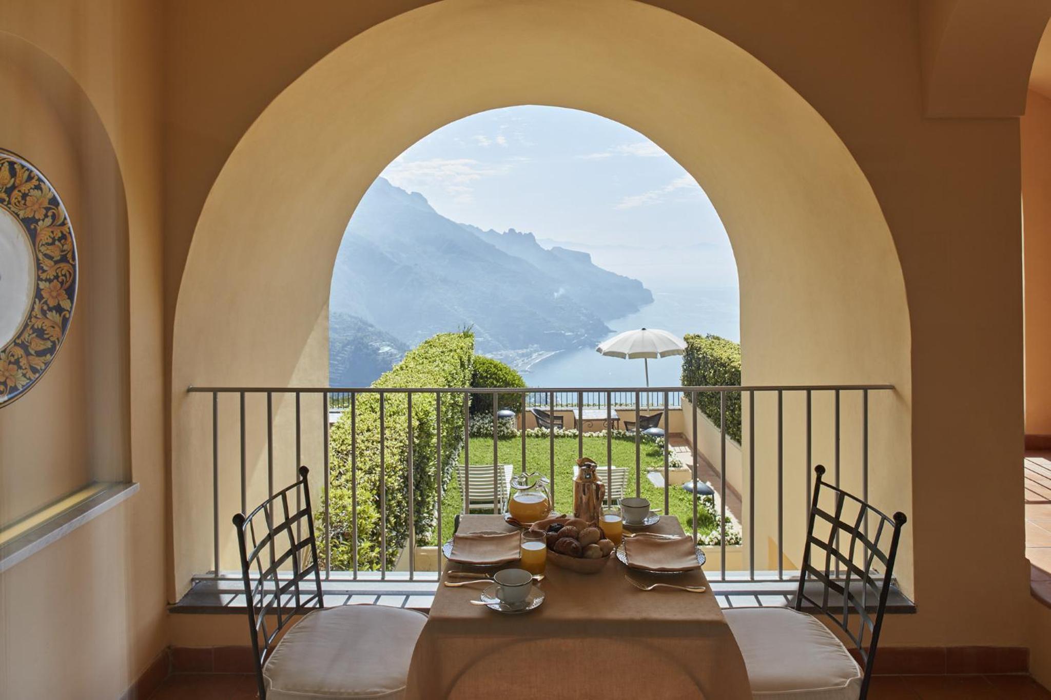 Deluxe Junior Suite with Sea View and Balcony