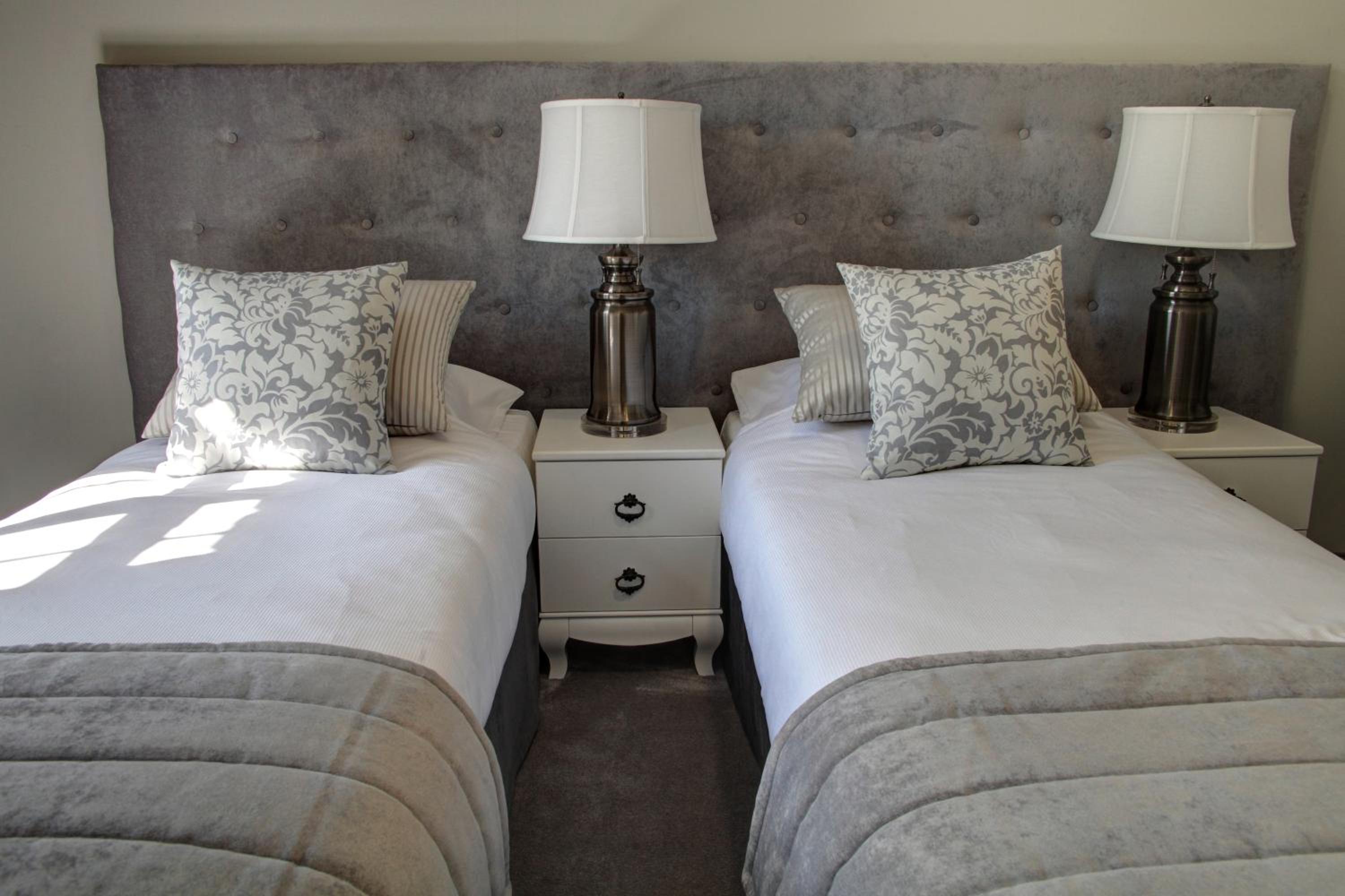 Deluxe Double or Twin Room with Garden View photo 3
