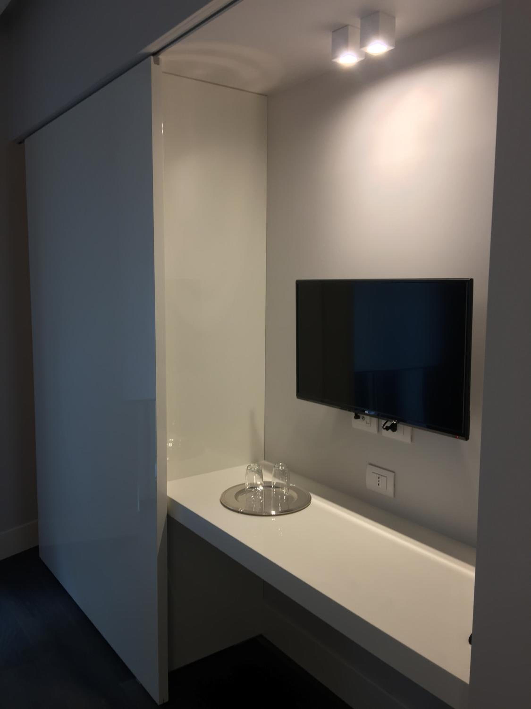 Double Room - Photo 16