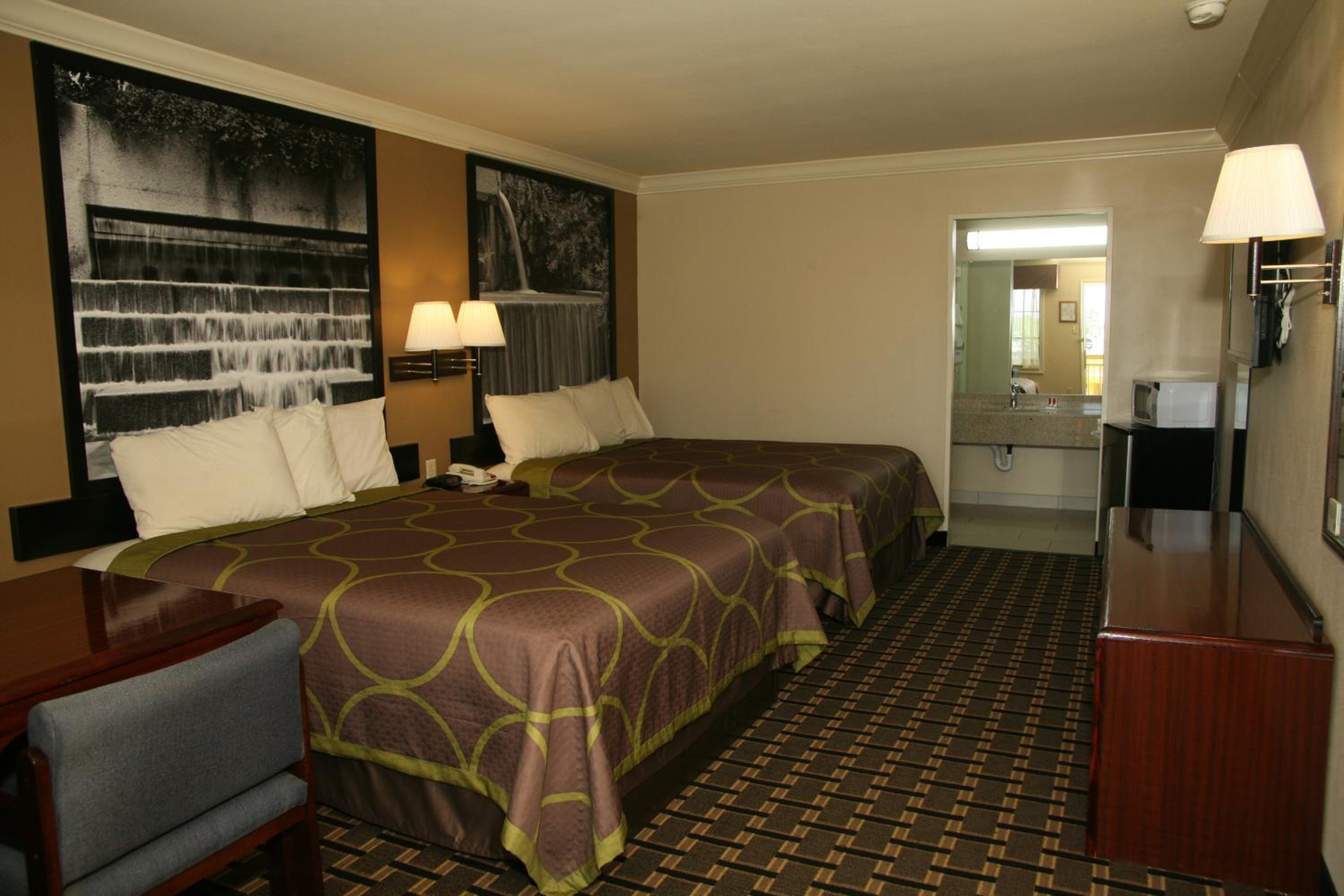 Double Room with Two Double Beds - Non-Smoking - Photo 3