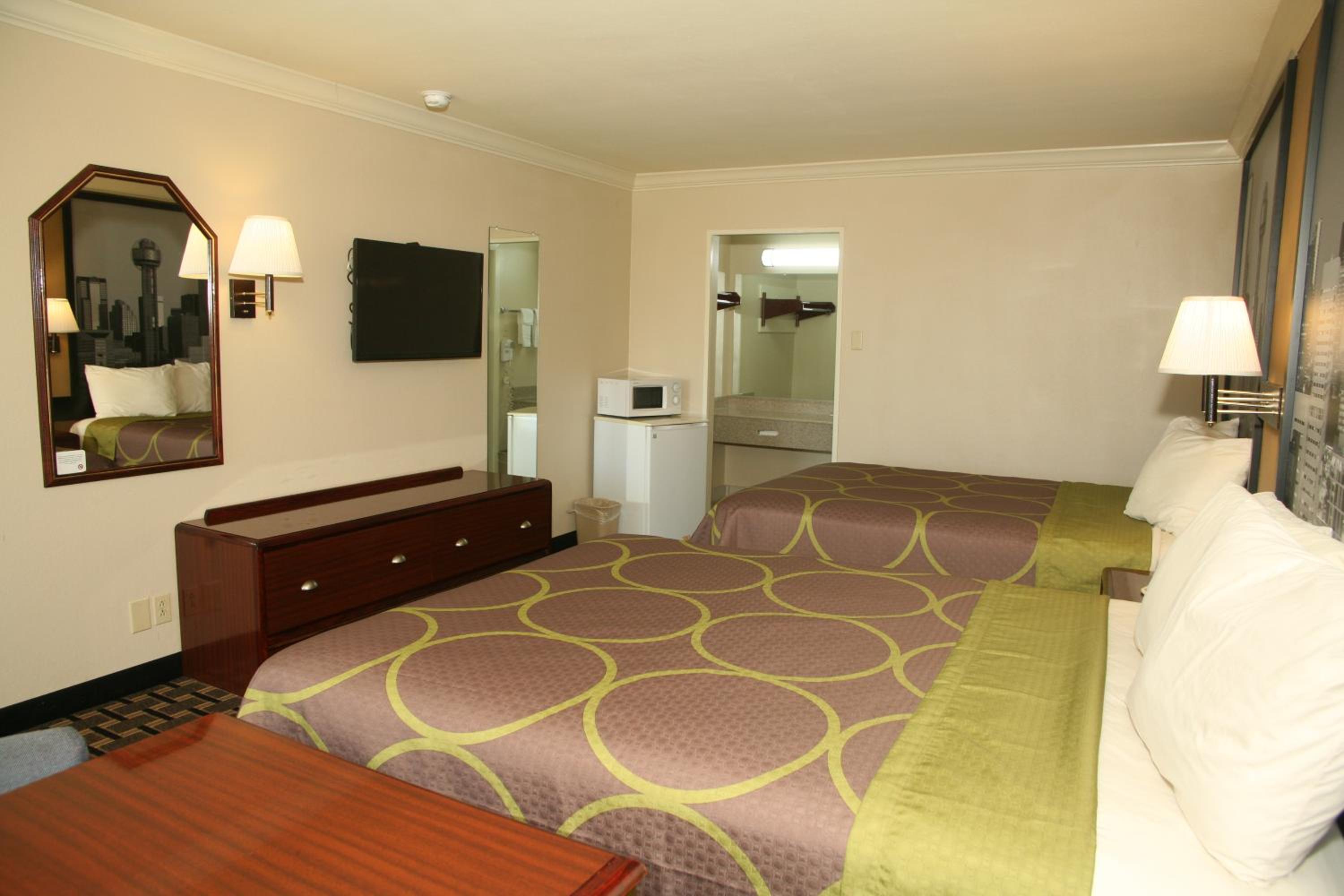 Double Room with Two Double Beds - Smoking - Photo 4
