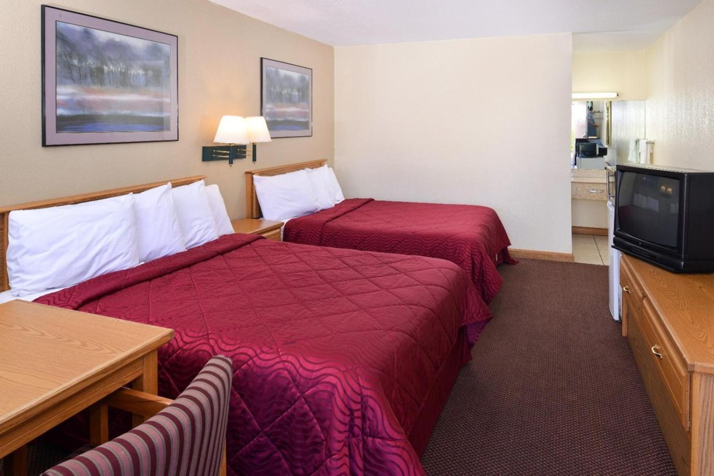 Double Room with Two Double Beds photo 3