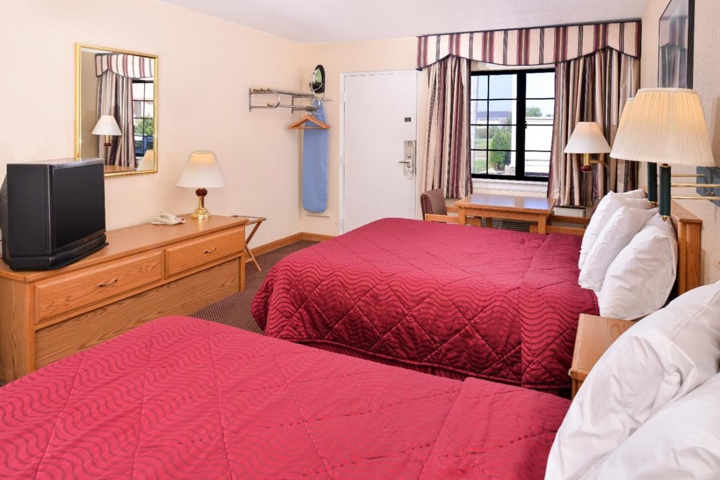 Double Room with Two Double Beds photo 2