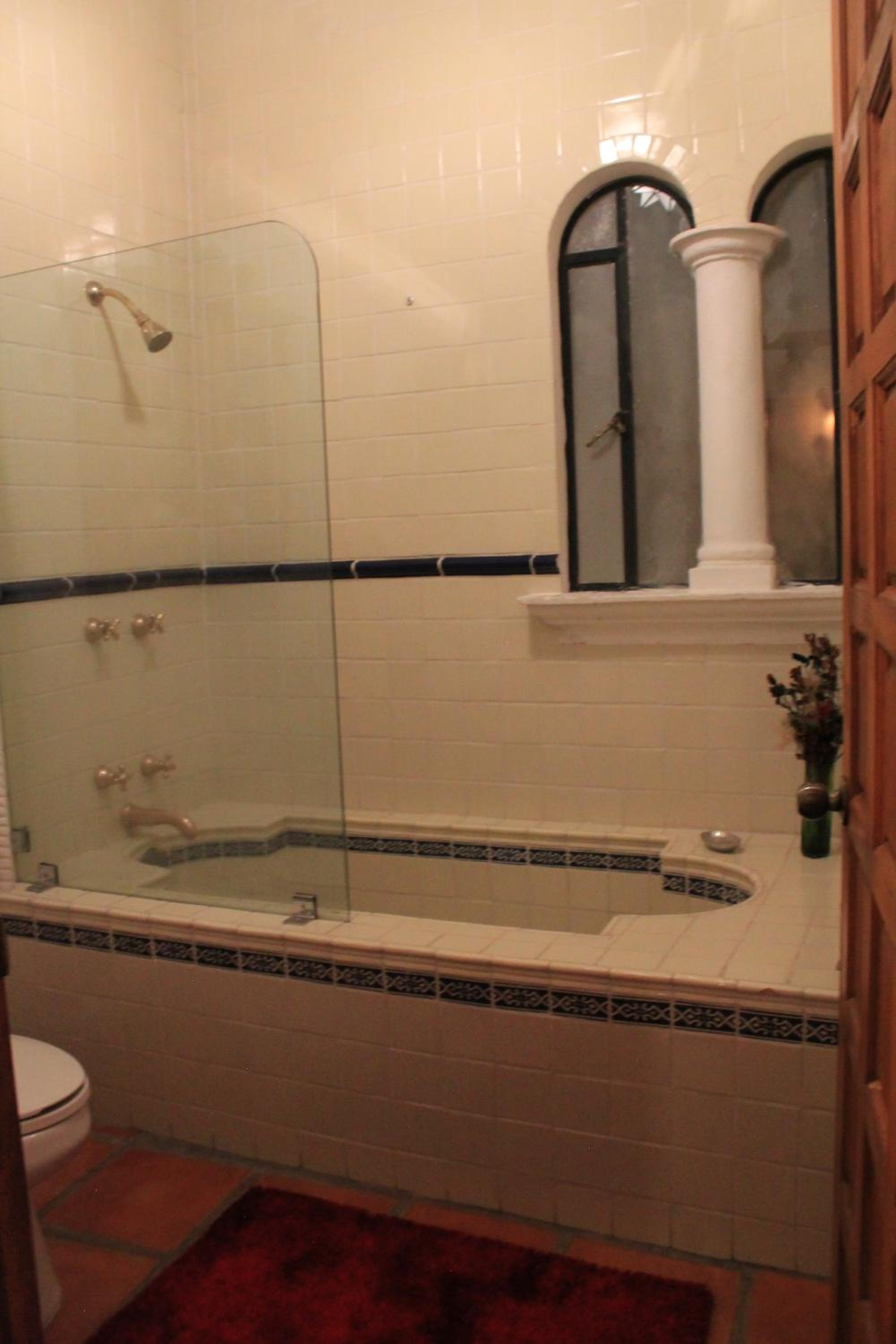 King Suite with Balcony - Photo 12