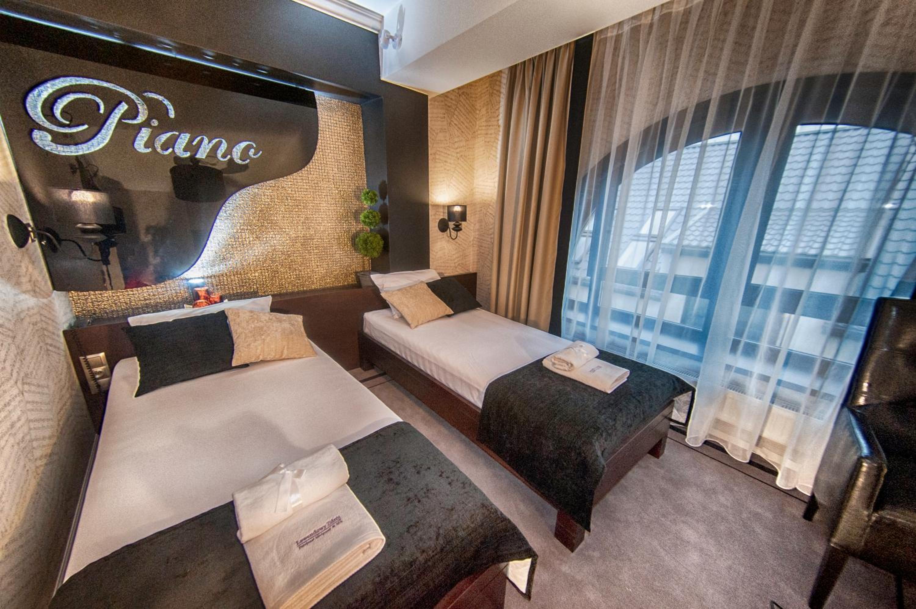 Standard Twin Room - Photo 1