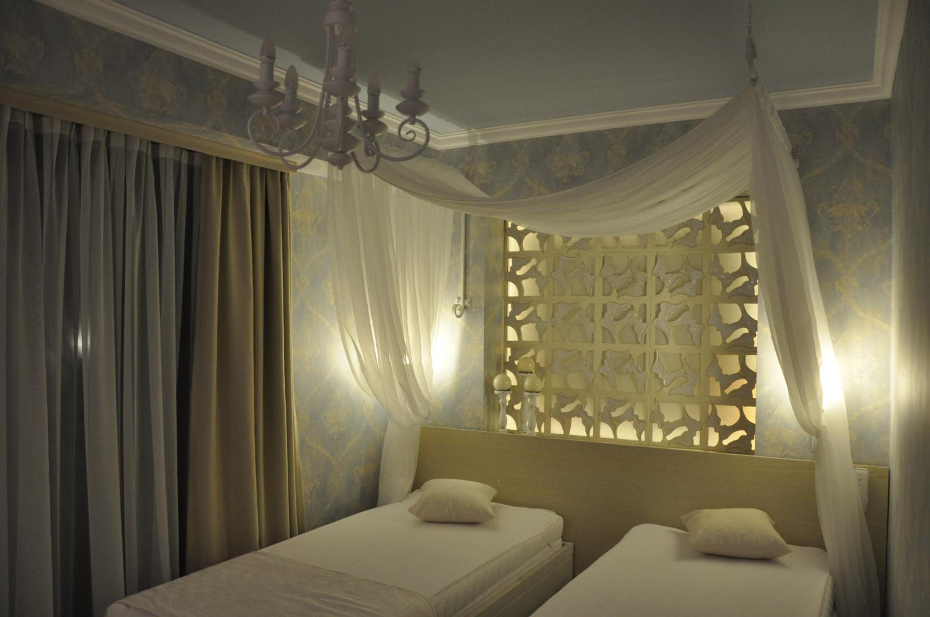 Standard Twin Room - Photo 2