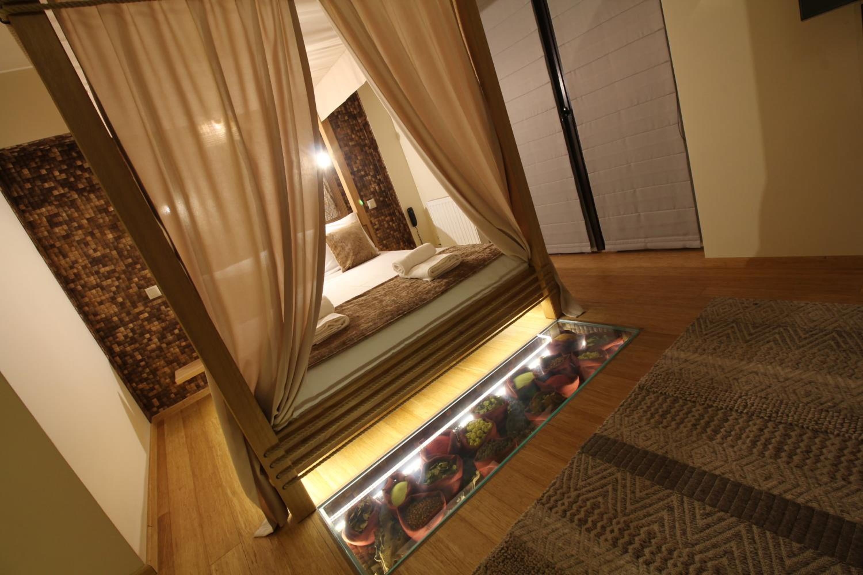 Deluxe Quadruple Room - Photo 1