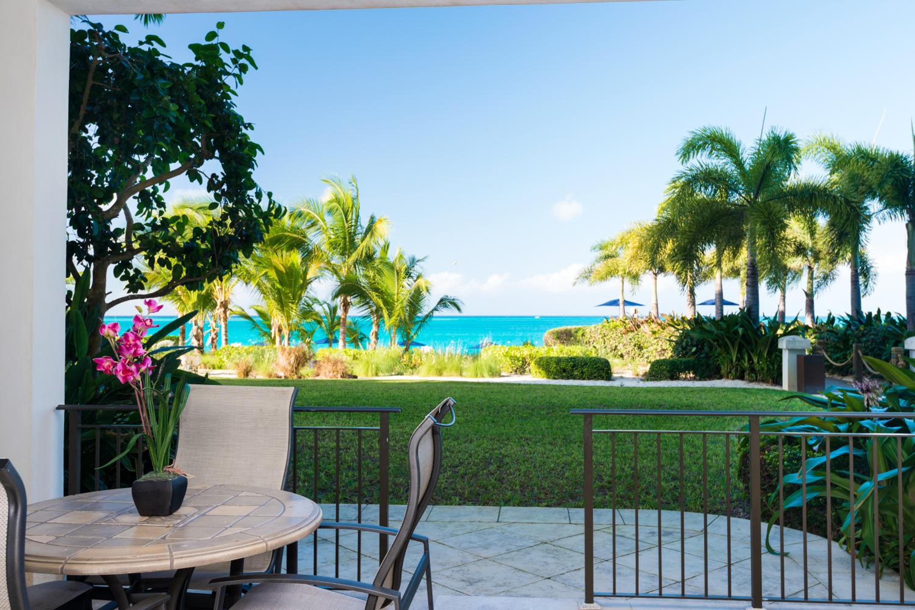 2 Bedroom Suite  Ocean Front  - Photo 10