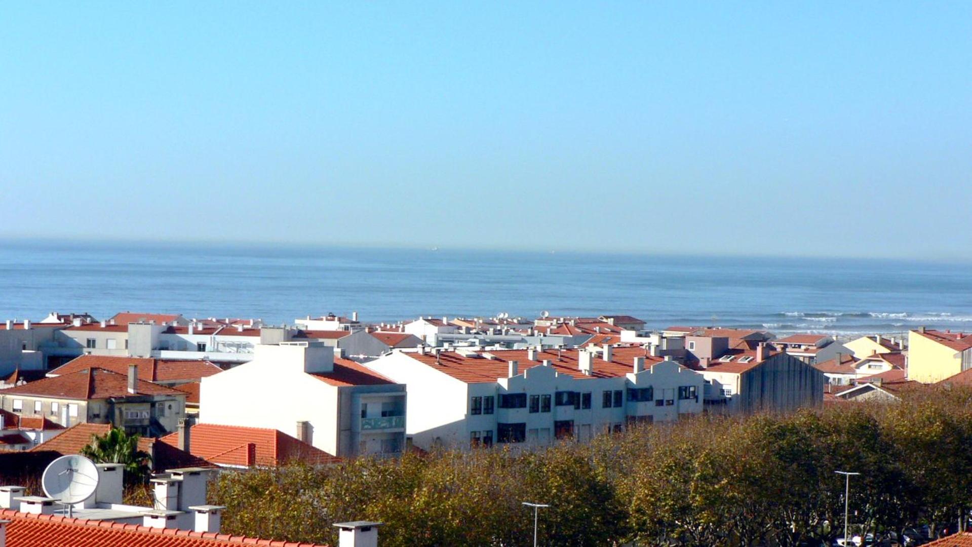 One-Bedroom Apartment with Sea View and Terrace - Photo 17