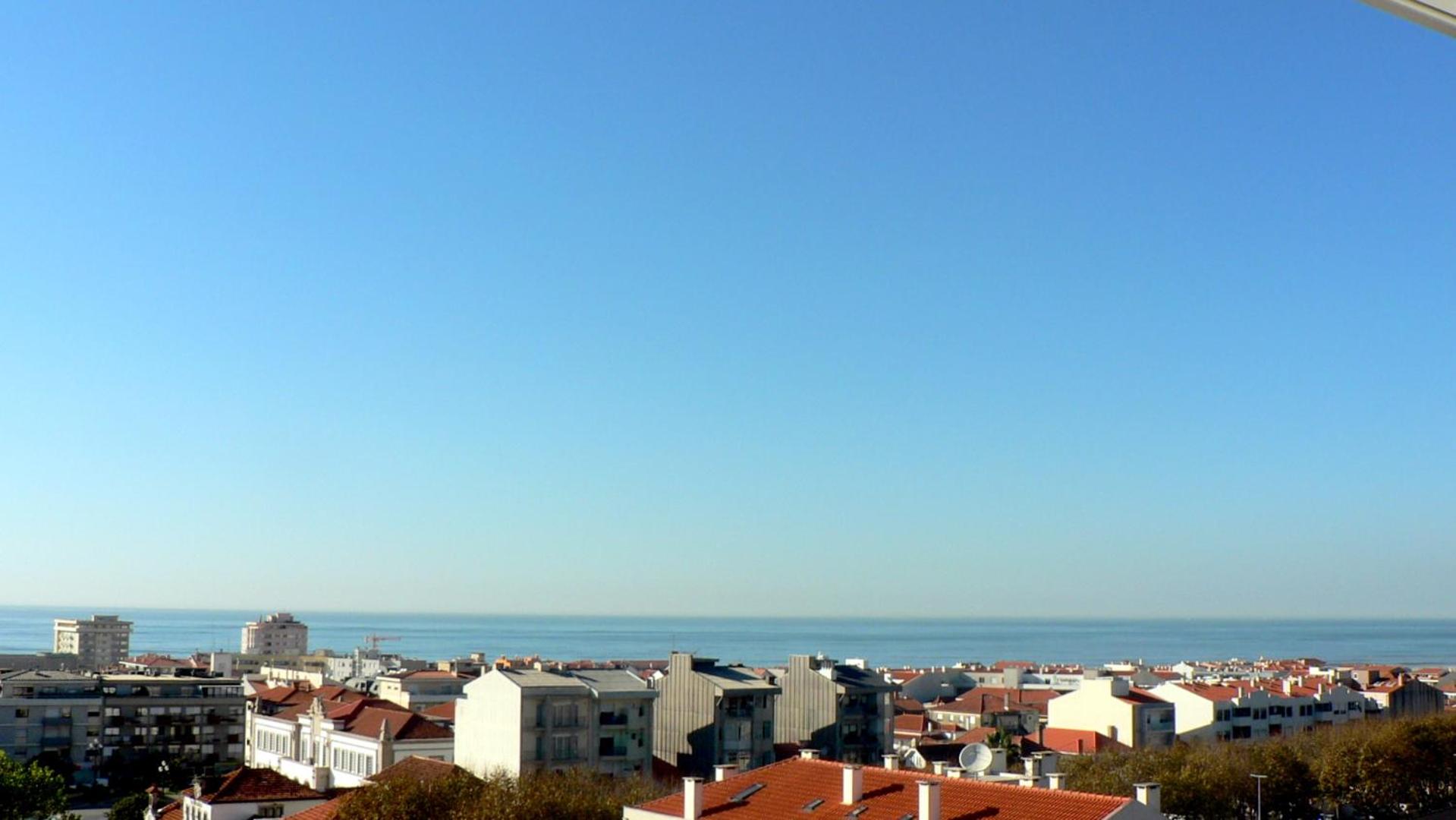 One-Bedroom Apartment with Sea View and Terrace - Photo 32