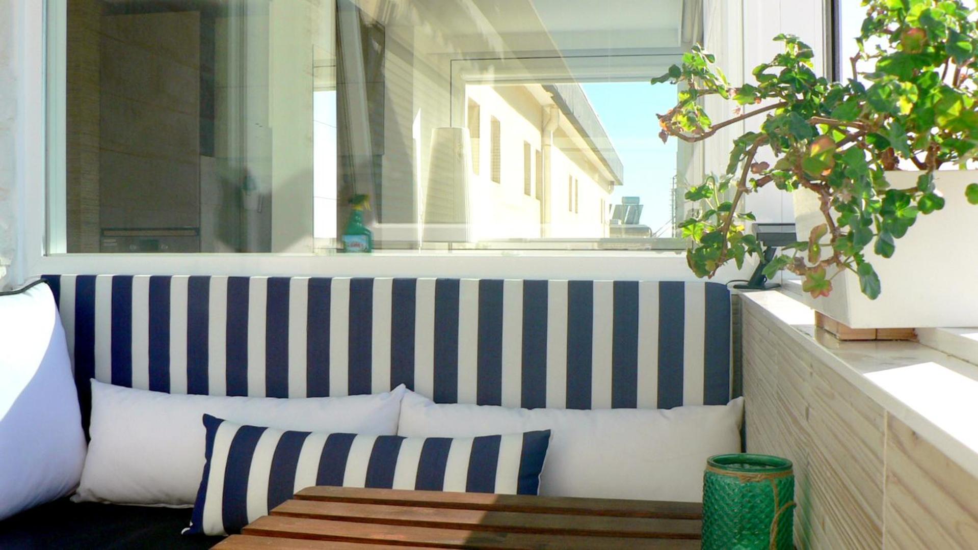 One-Bedroom Apartment with Sea View and Terrace - Photo 49