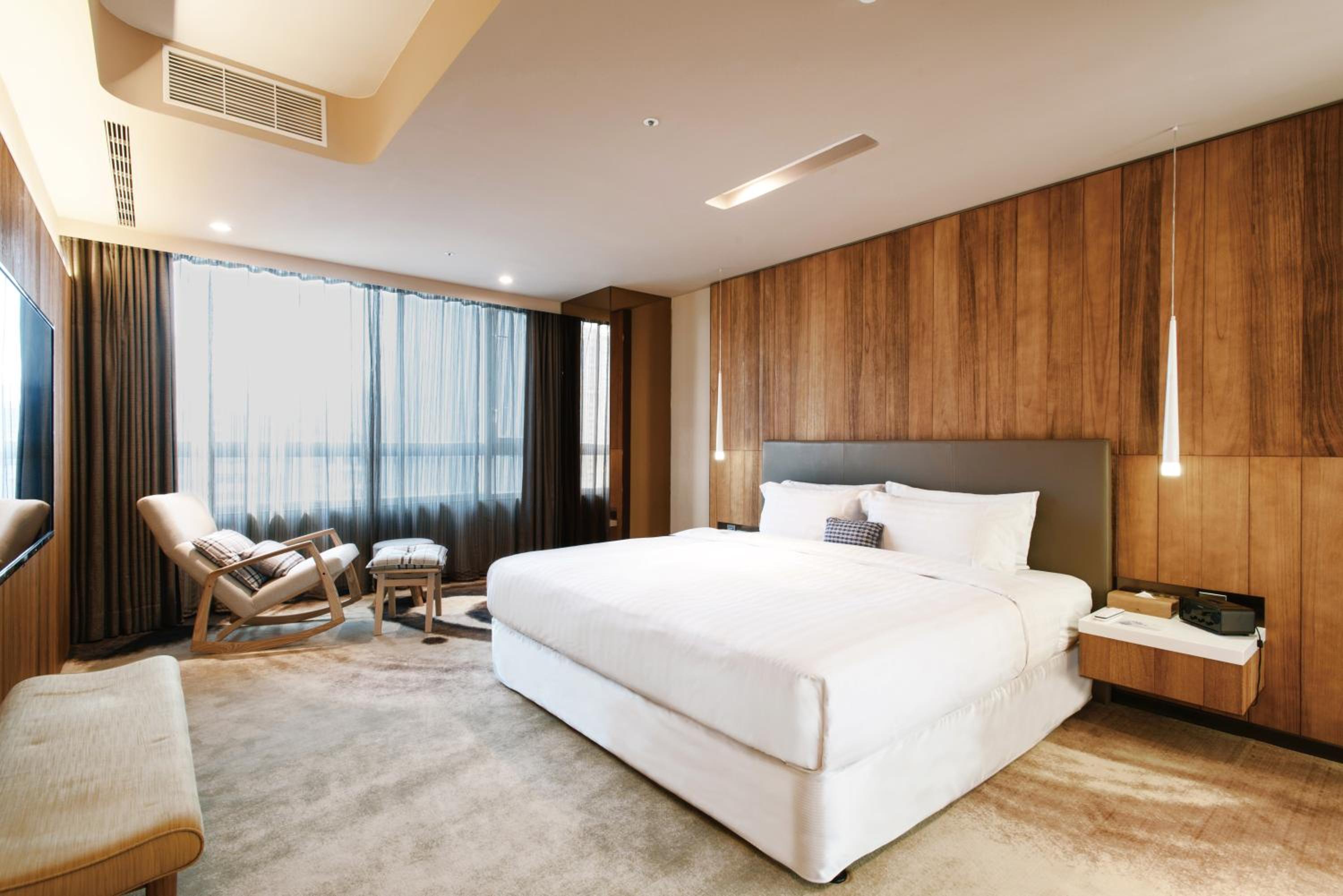Extraordinary King Room