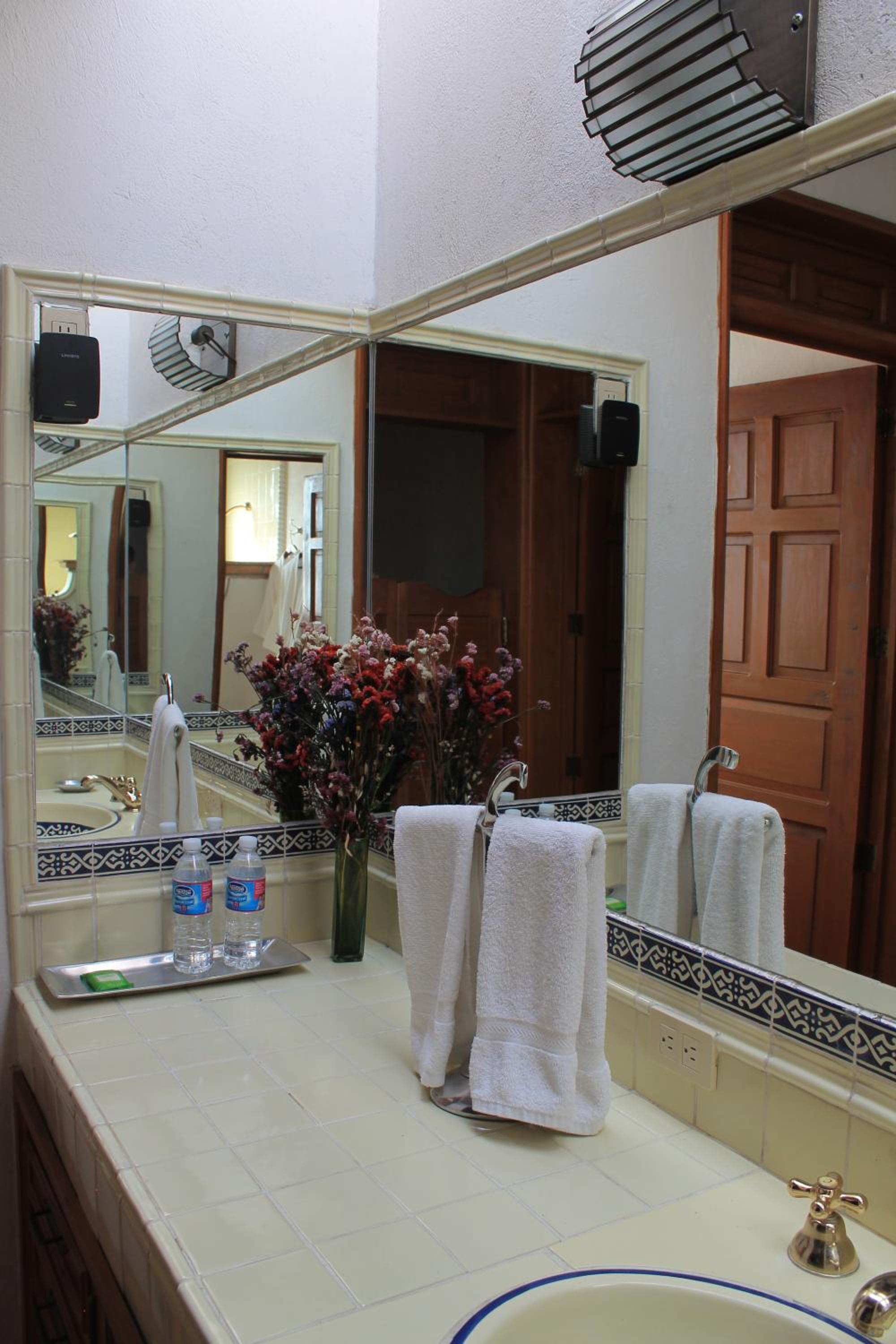 Suite with Terrace - Photo 3