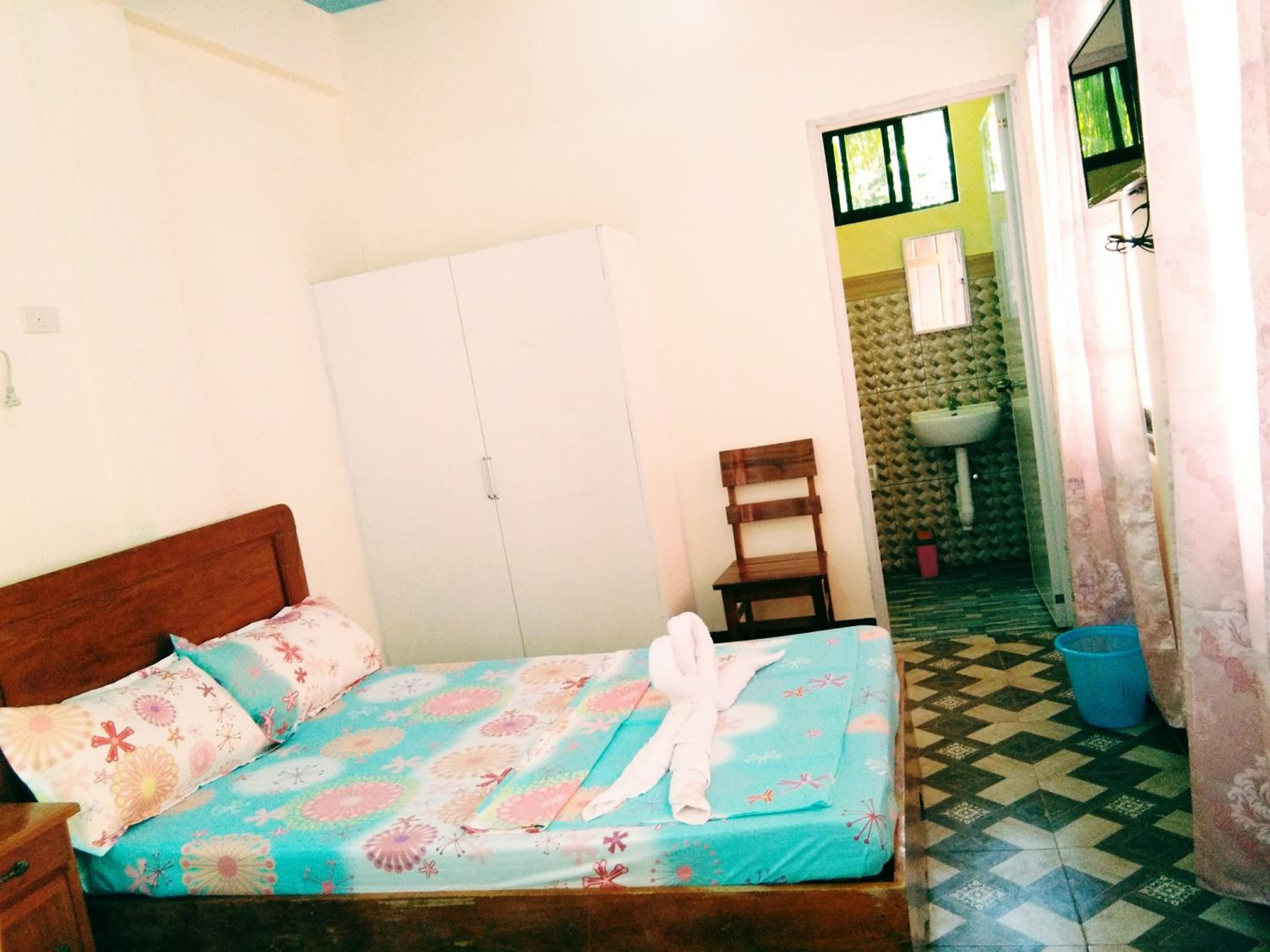 Economy Quadruple Room photo 3
