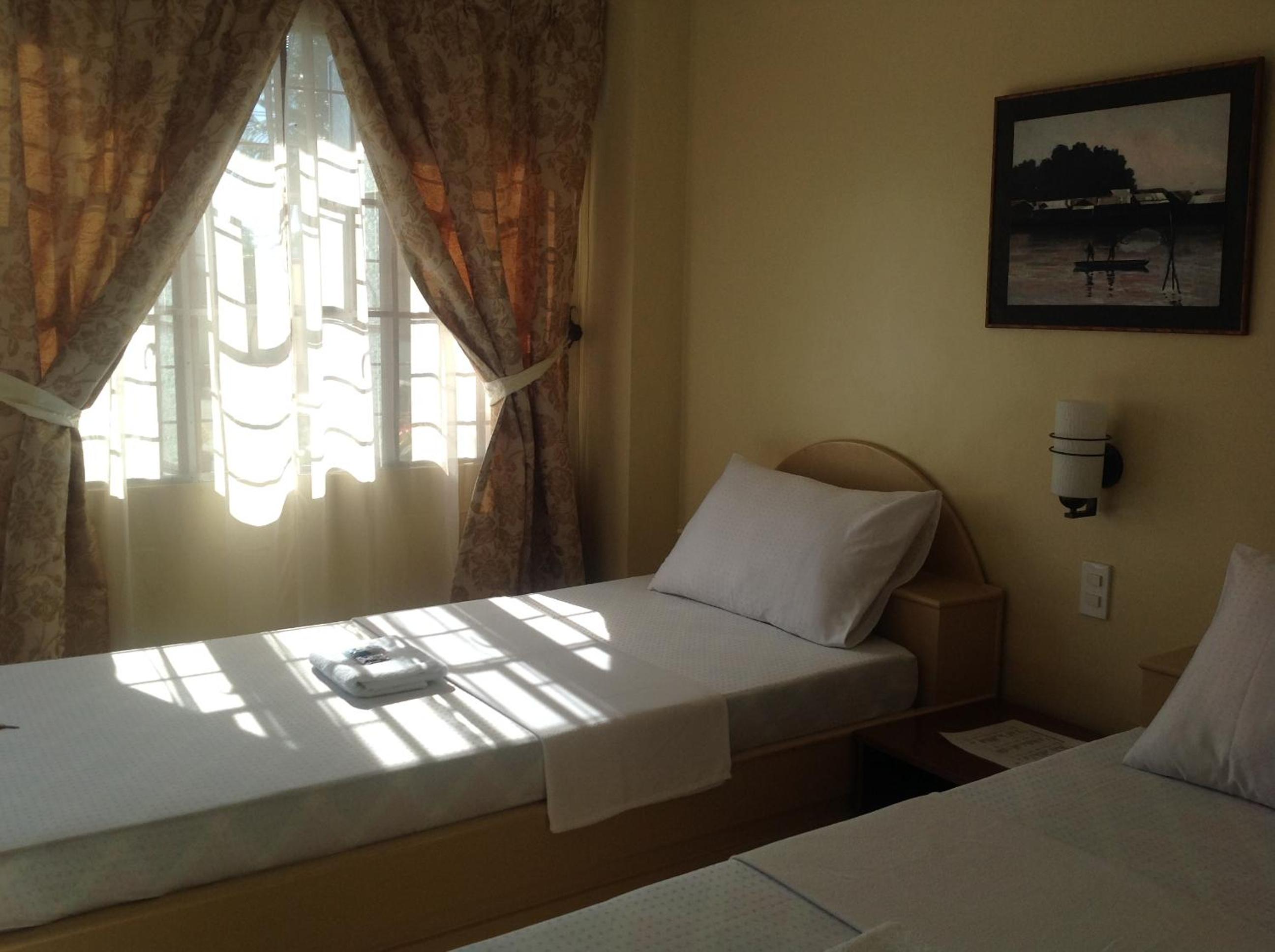 Deluxe Double Room (2 Adults + 1 Child) photo 1