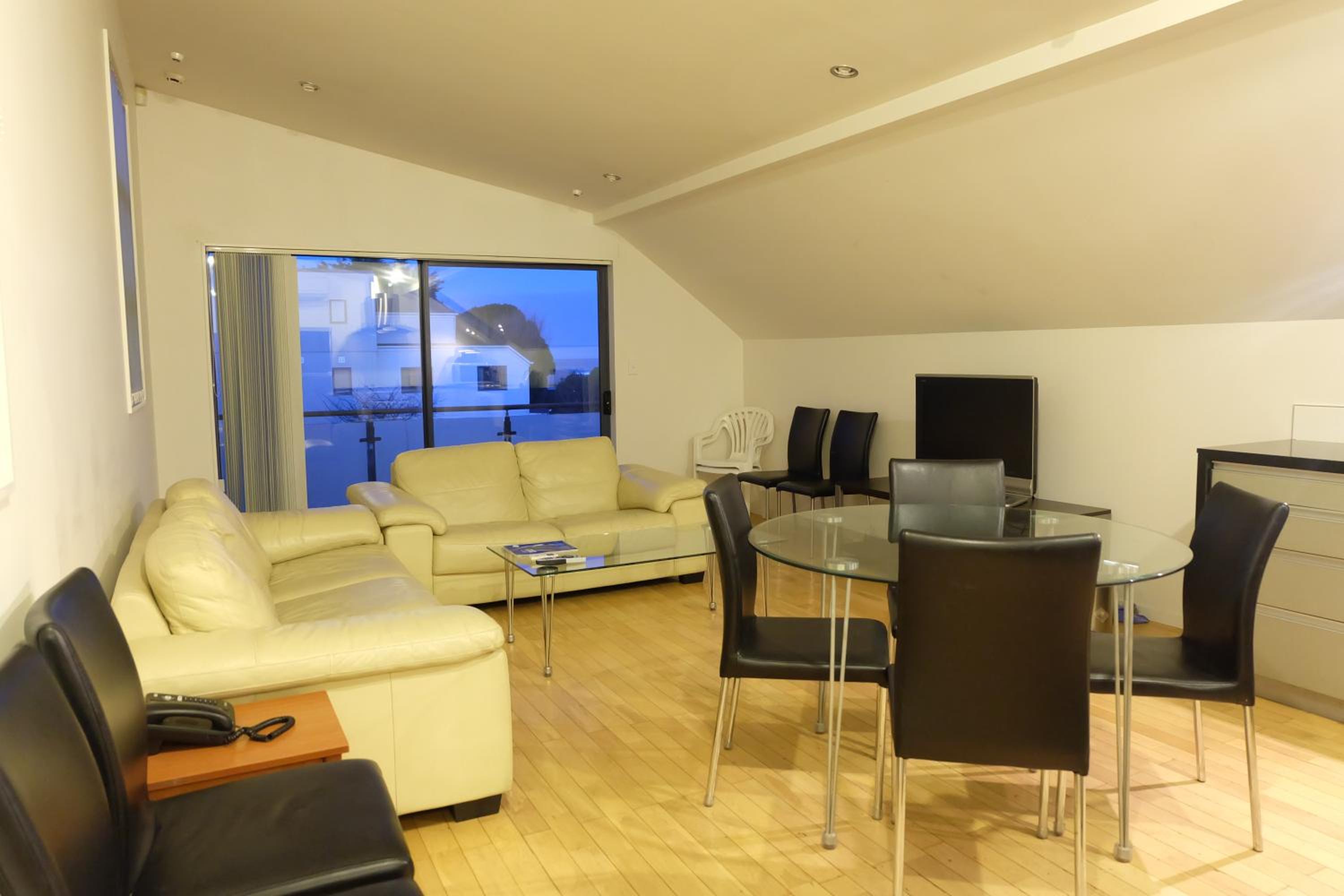 Three-Bedroom Apartment photo 1