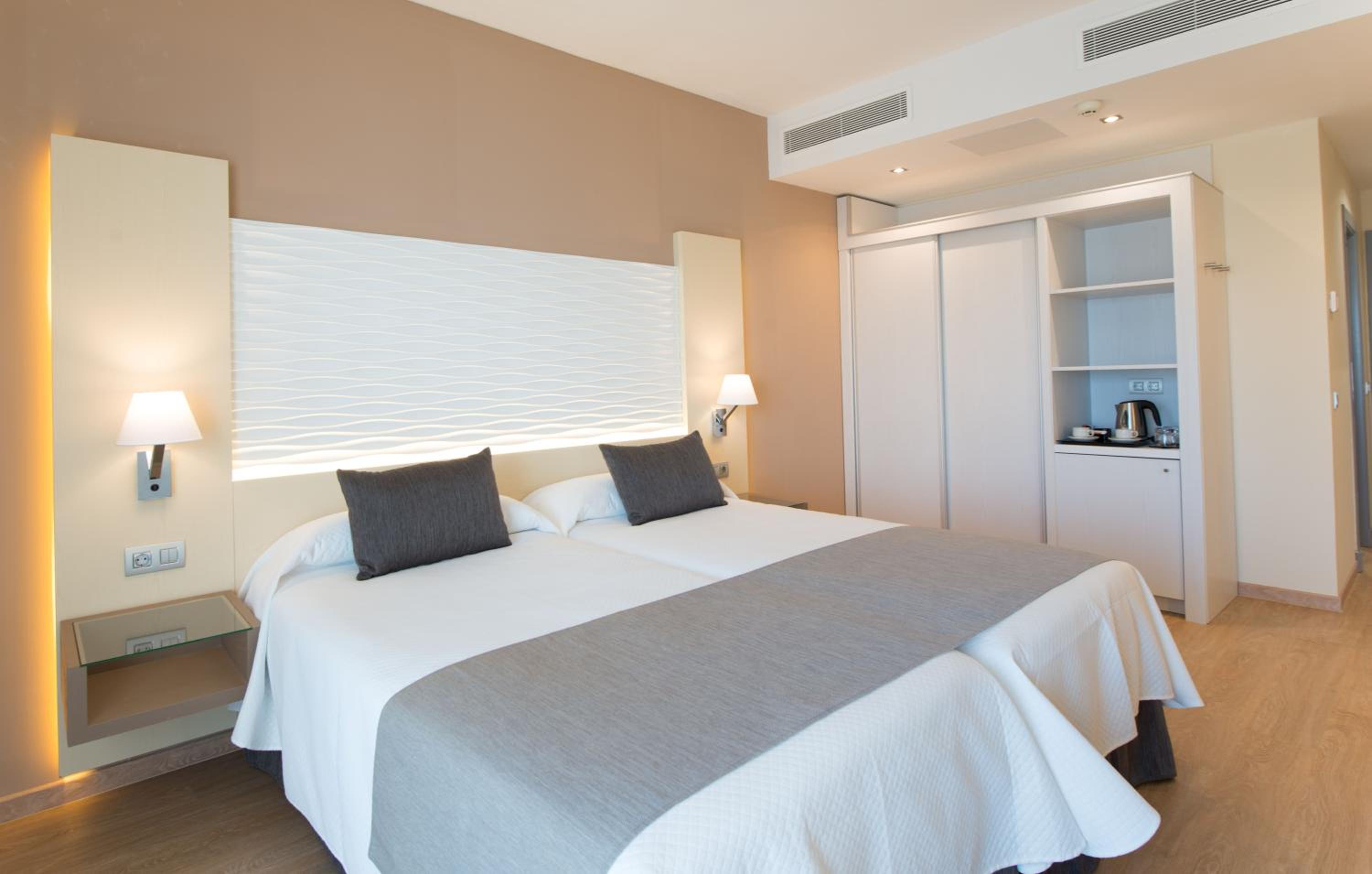 Double or Twin Room photo 2