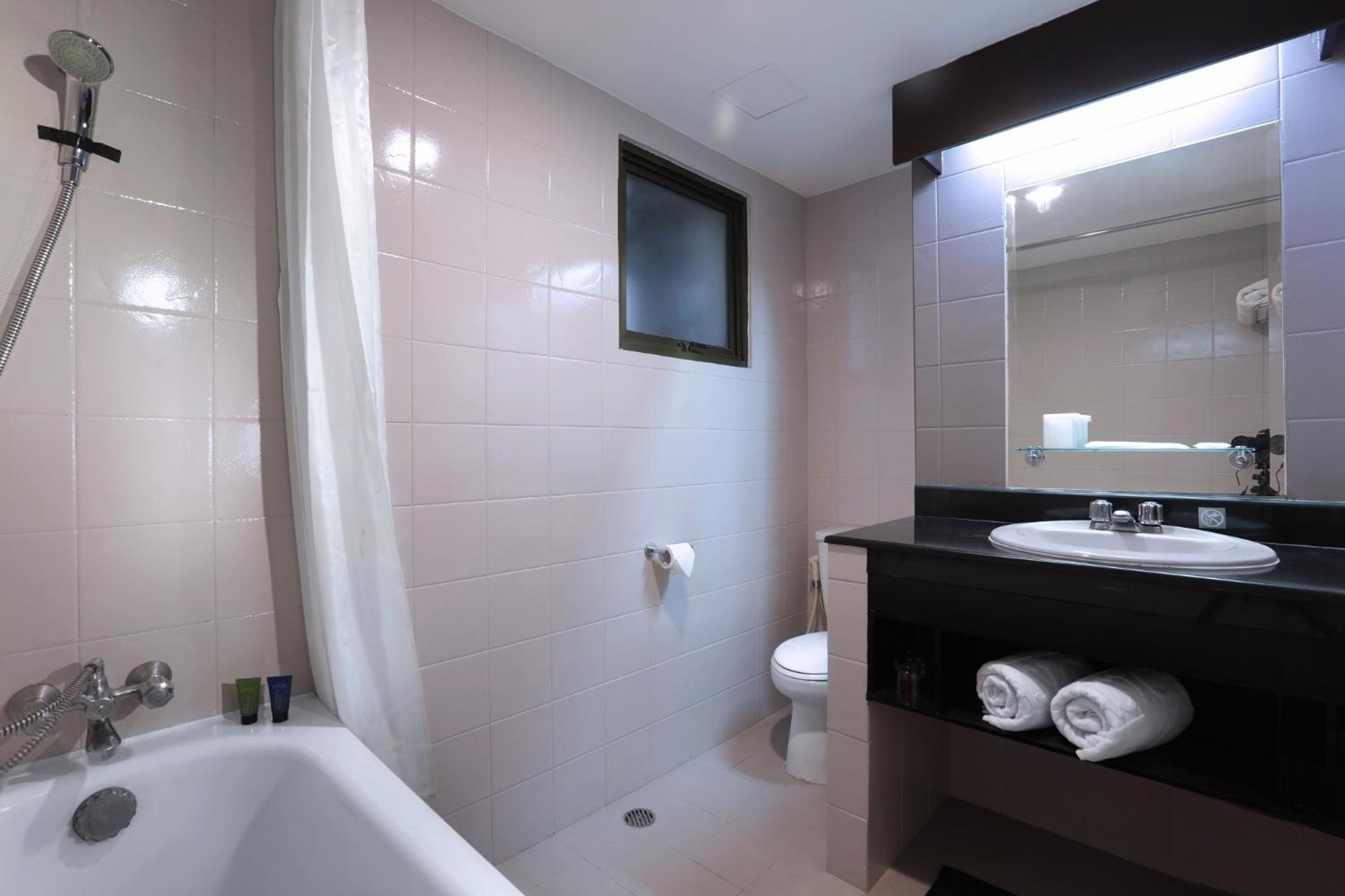 Business Suite - Photo 2