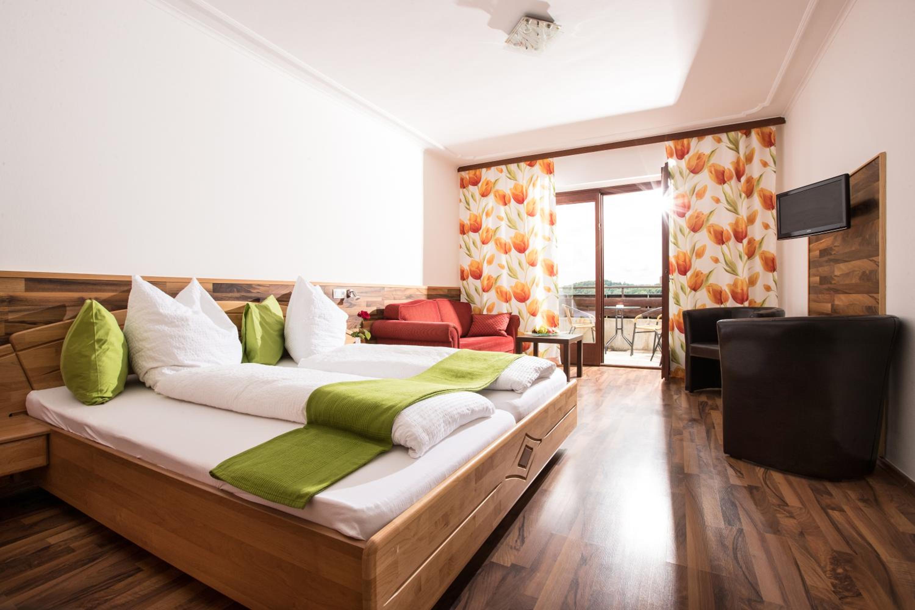 Basic Triple Room