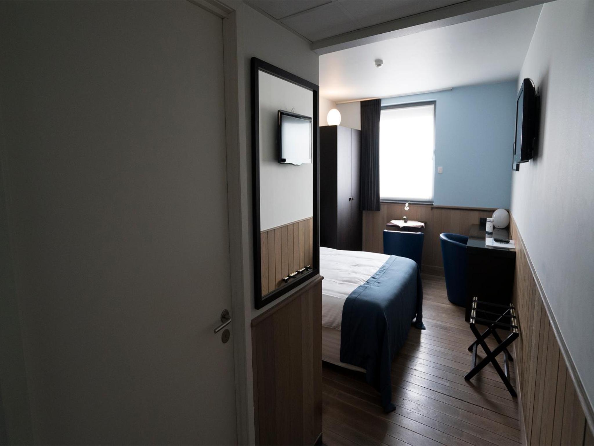 Double or Twin Room - Photo 3