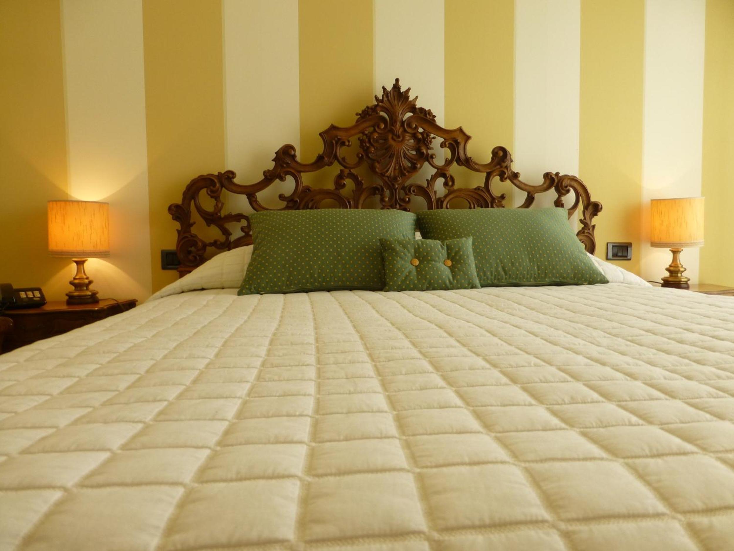 Double Room with Balcony - Photo 13