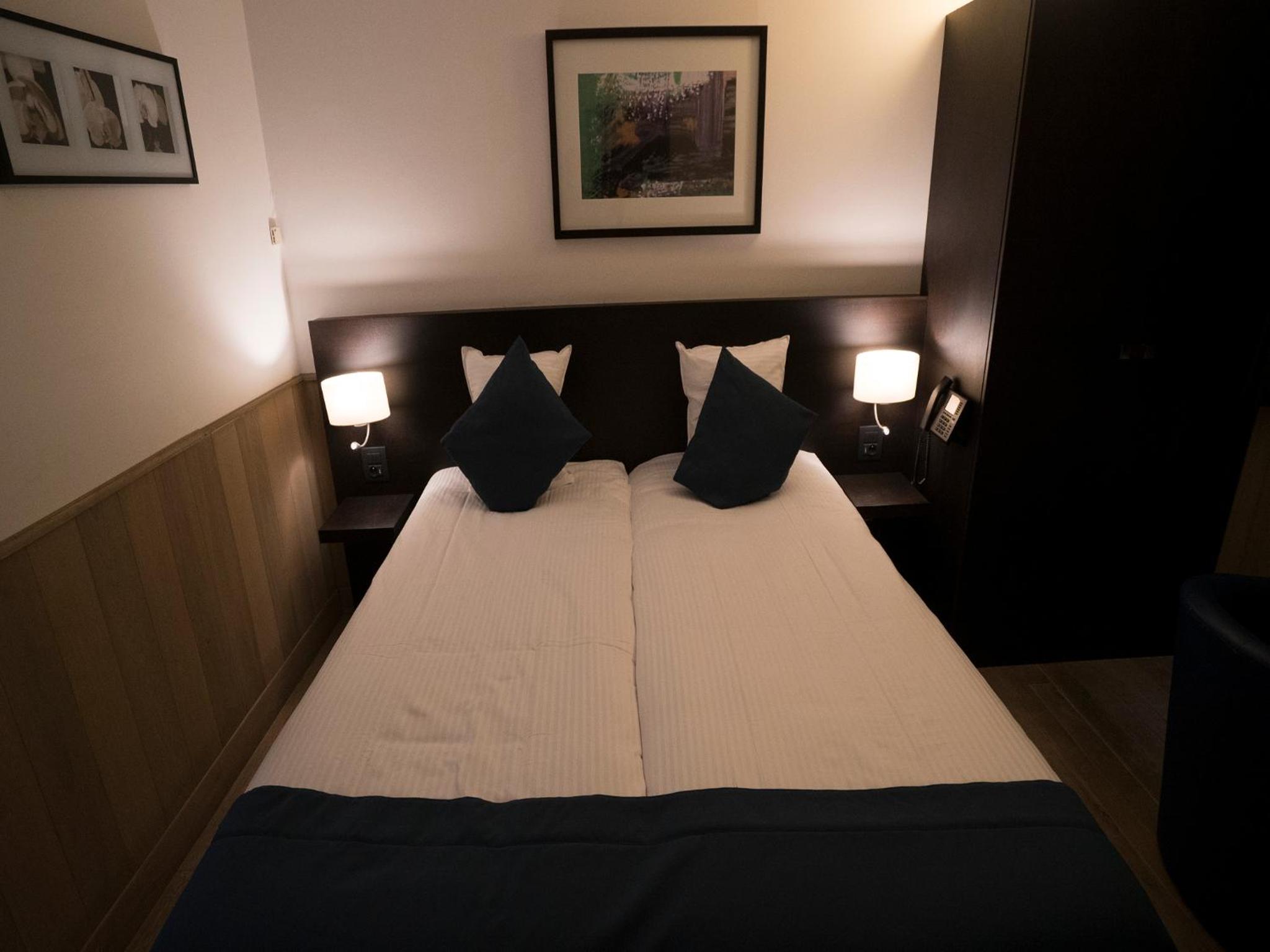 Double or Twin Room - Photo 4
