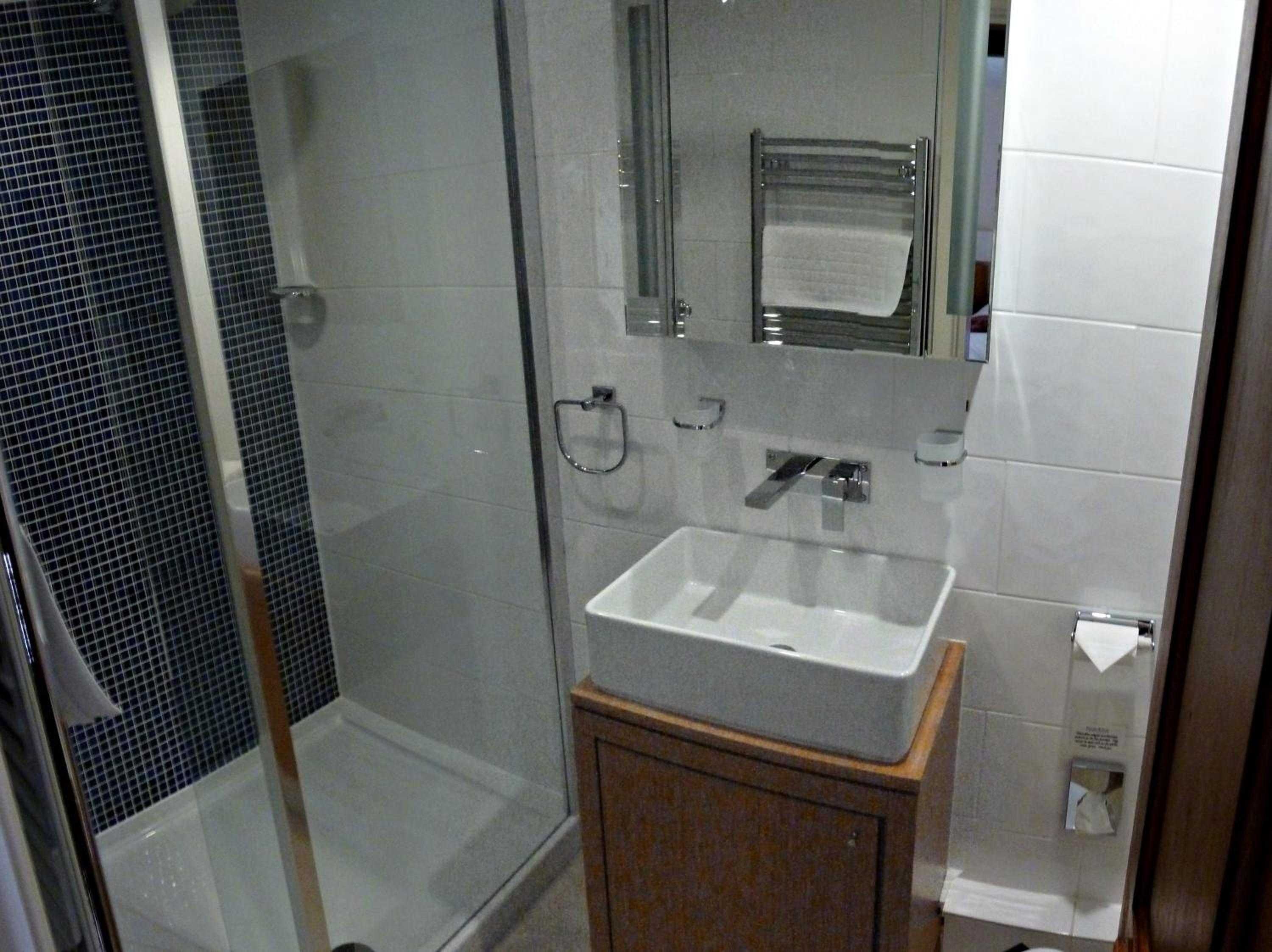 Standard Double or Twin Room photo 3
