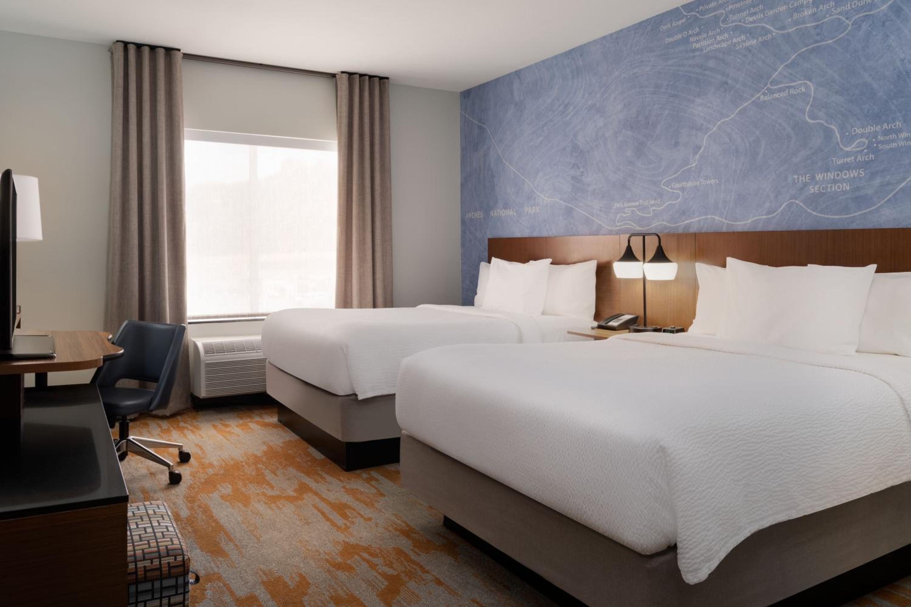 Queen Room with Two Queen Beds and Pool View photo 1