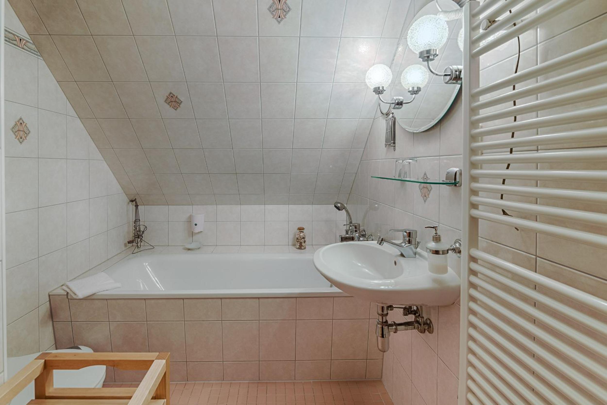 Double Room with Bath photo 2