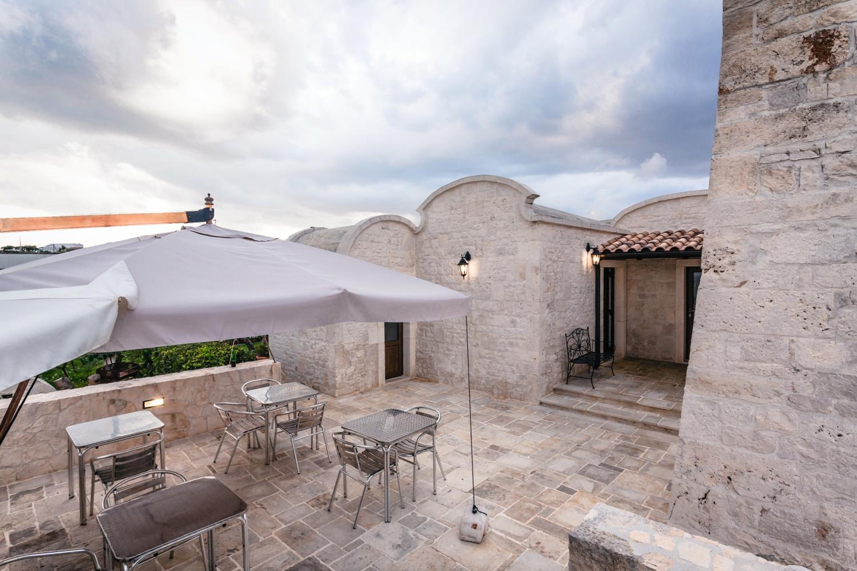 Trullo Deluxe One-Bedroom Apartment photo 3