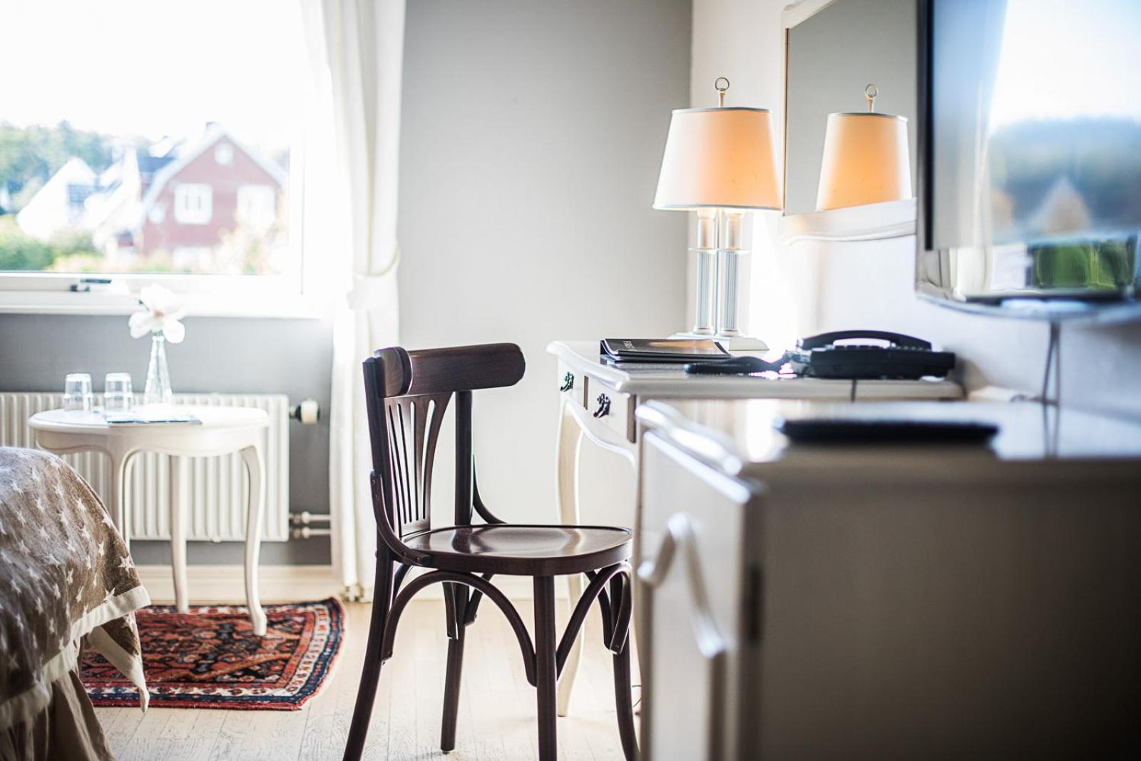 Standard Double or Twin Room - Photo 14