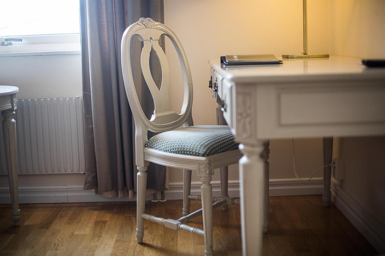 Standard Double or Twin Room - Photo 3