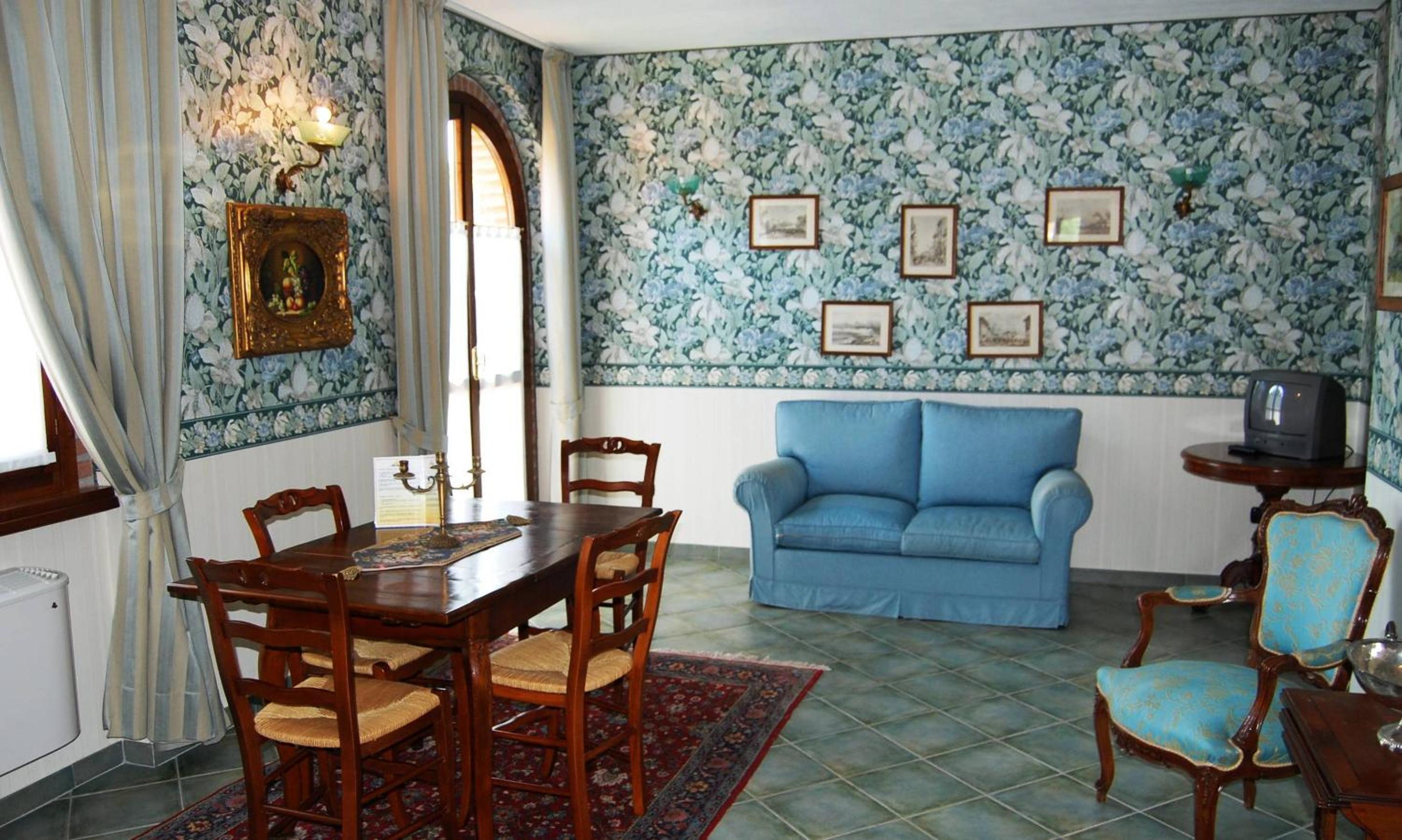 Suite - Photo 6