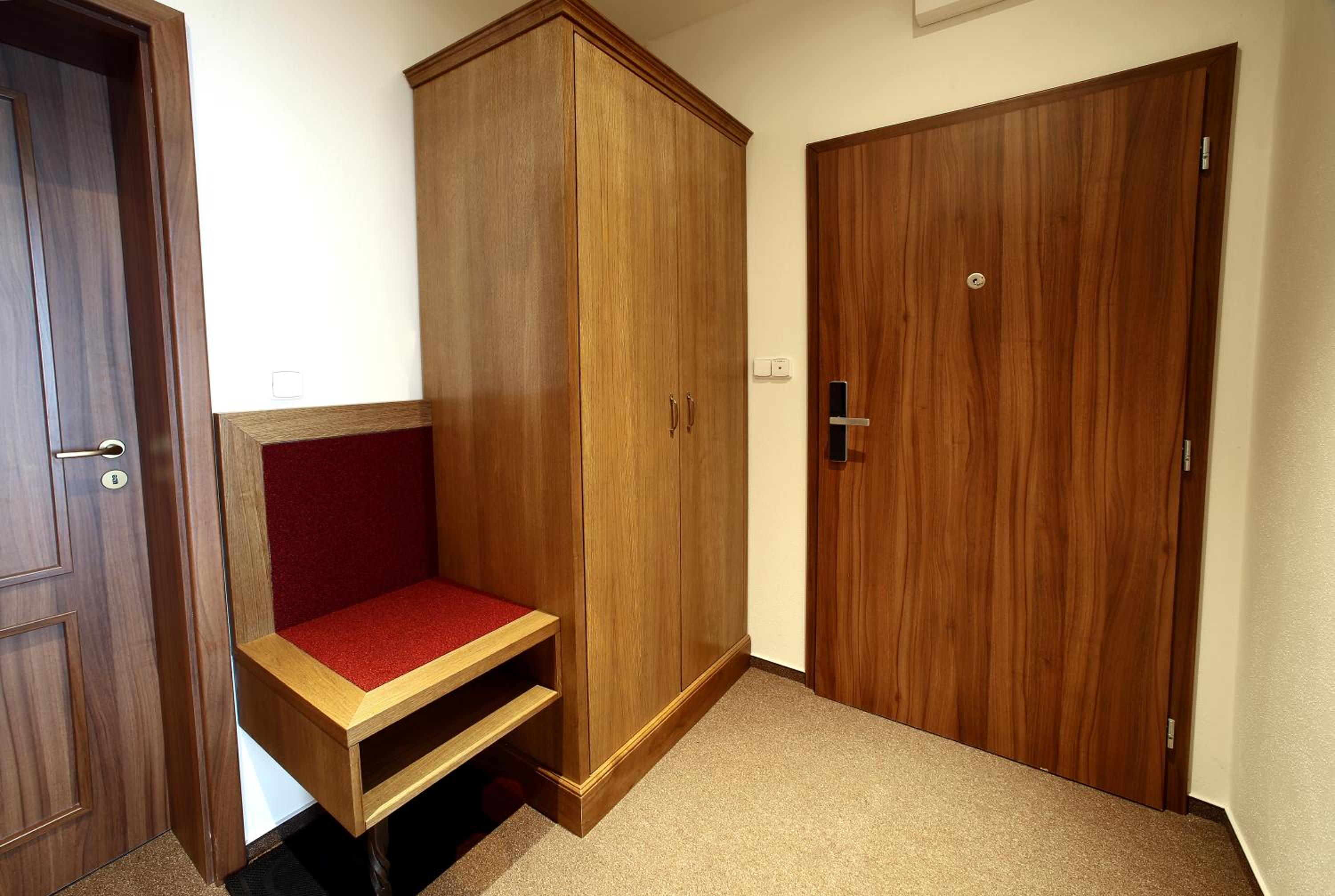 Apartment with Balcony photo 3