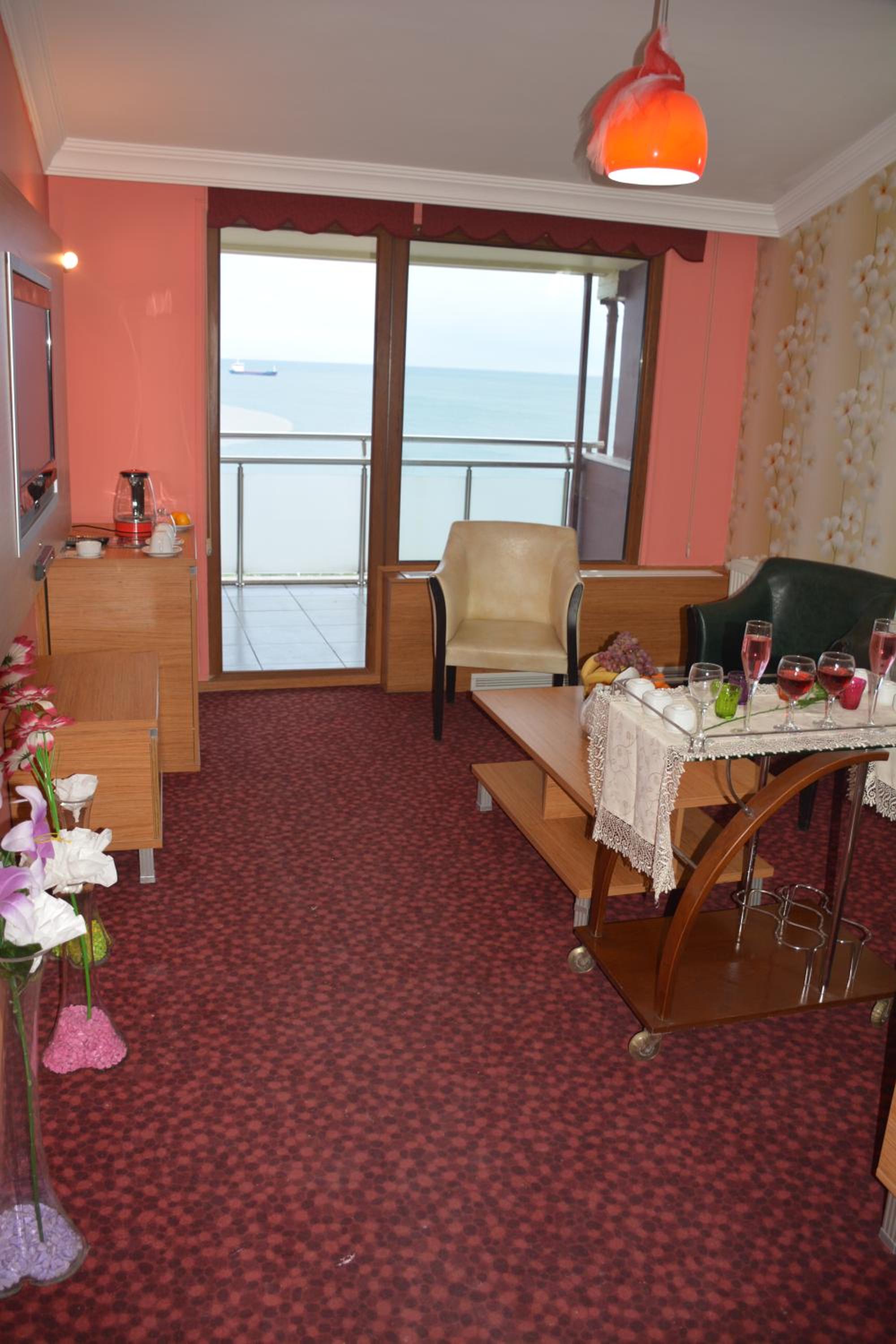 Deluxe Twin Room with Sea View photo 1