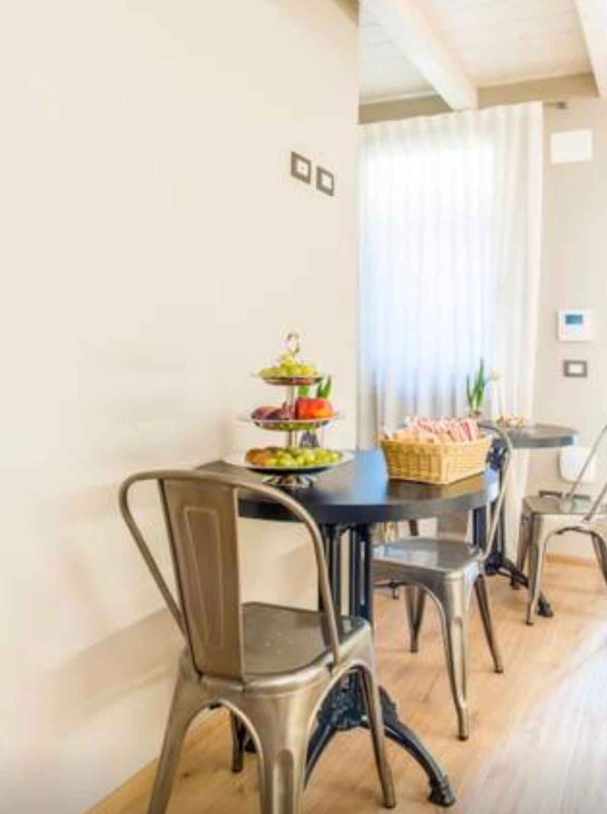 Basic Triple Room photo 3