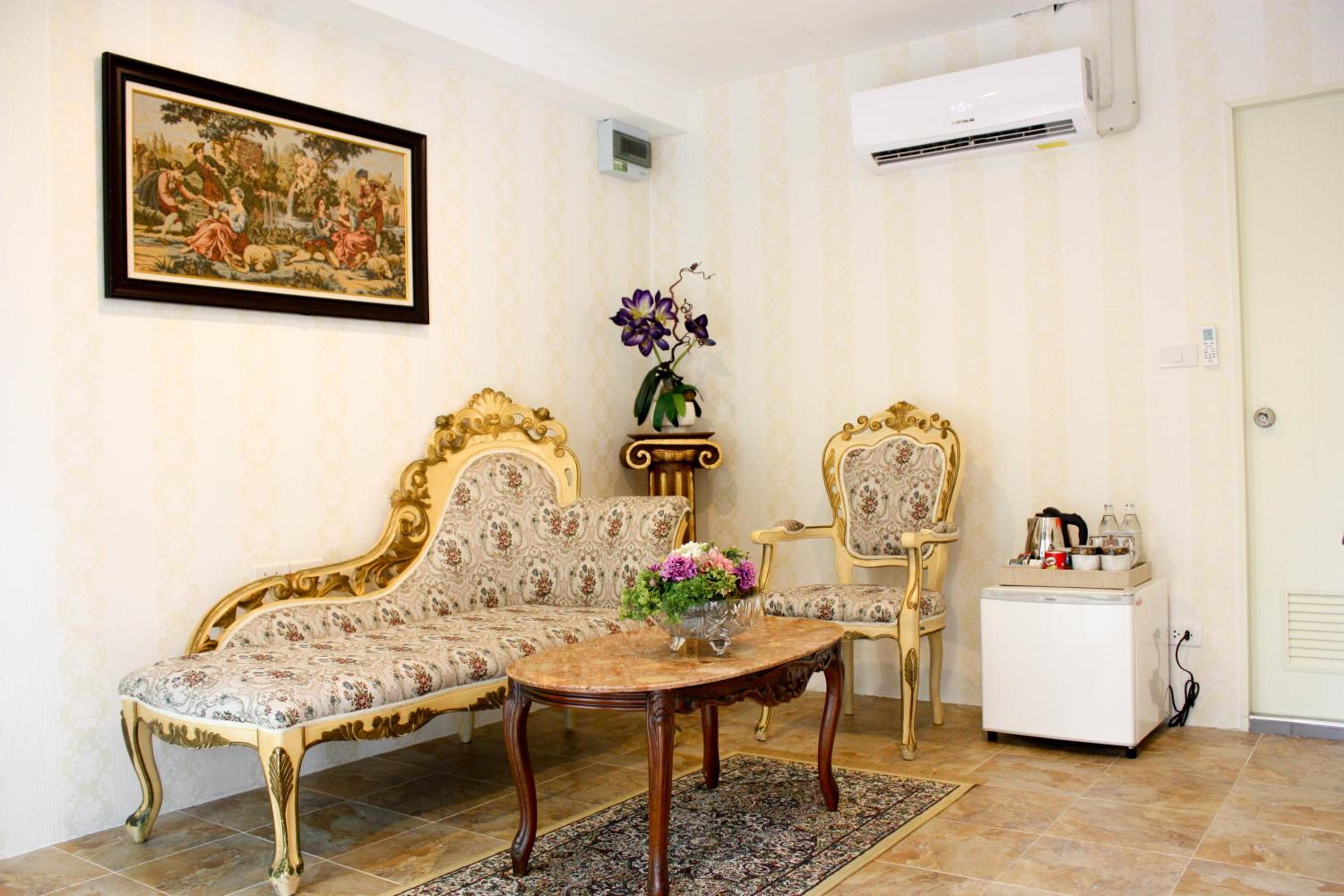 Deluxe Room - Photo 10