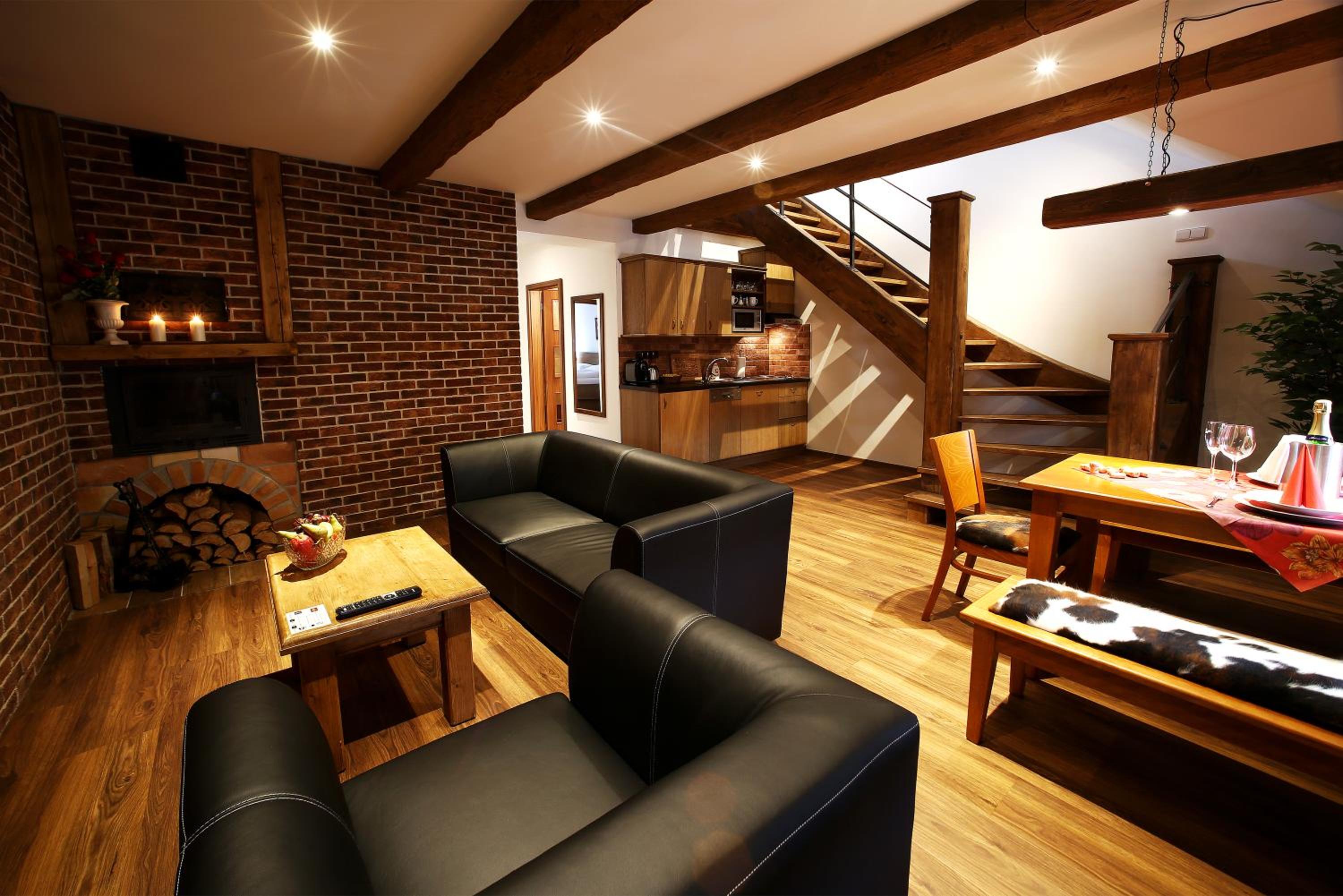 Maisonette photo 1