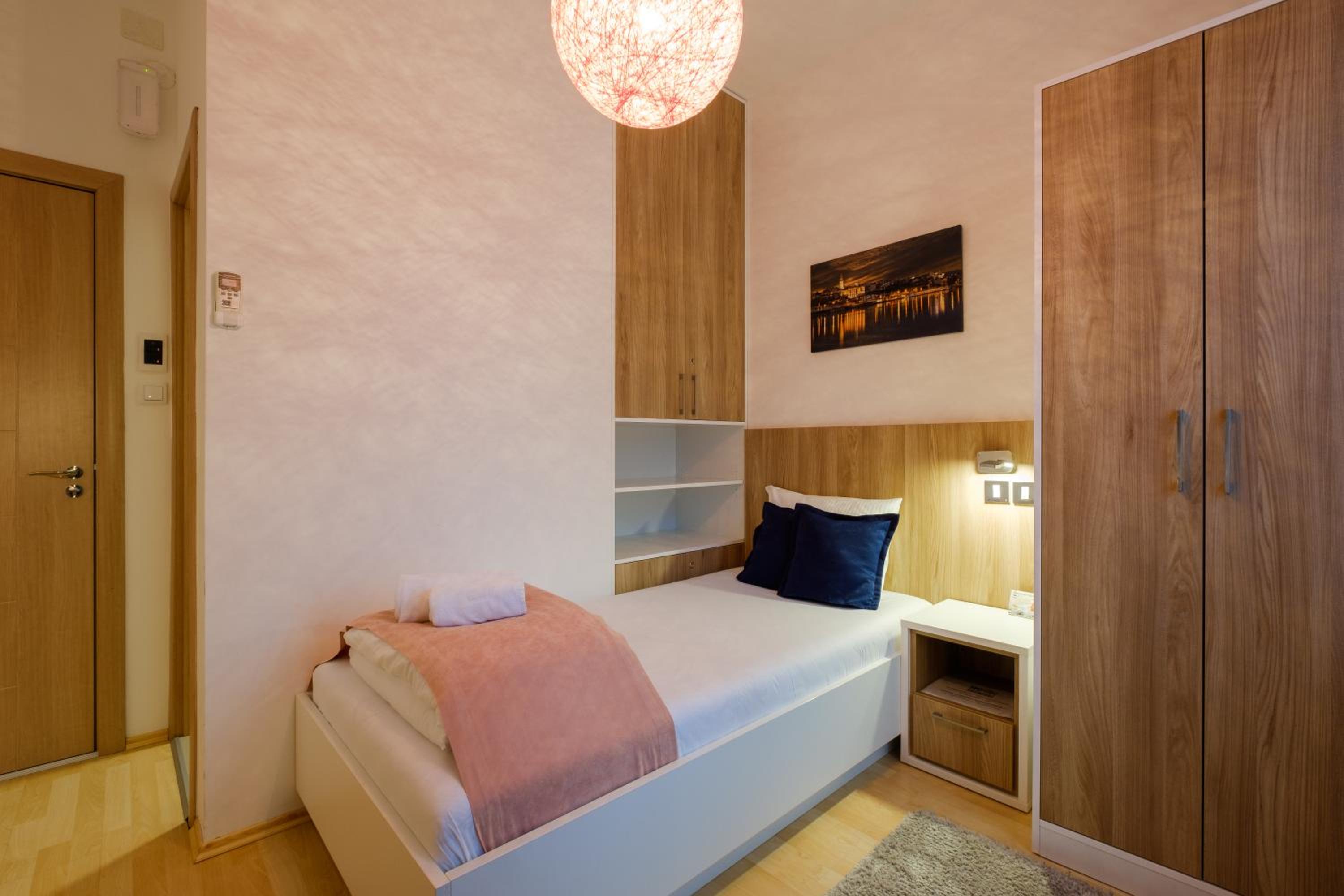 Single Room with Balcony photo 1