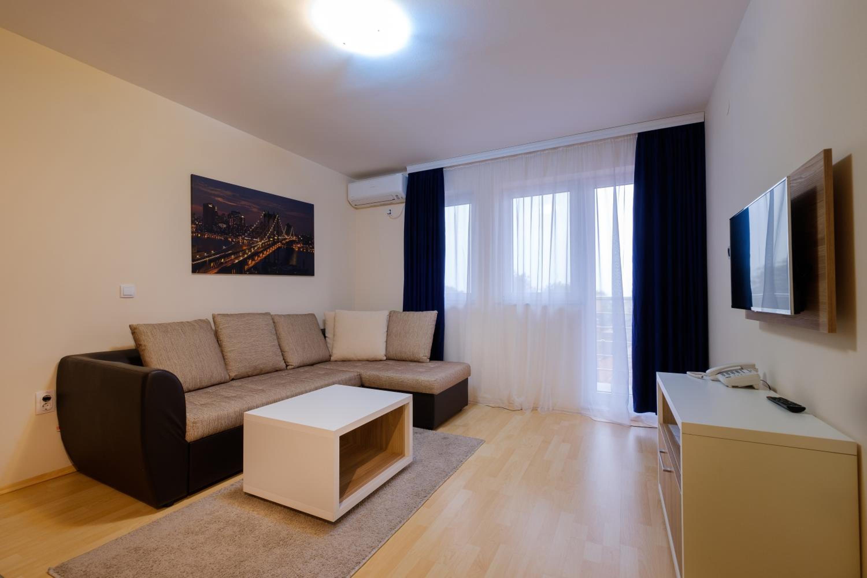 Apartment with Balcony photo 1