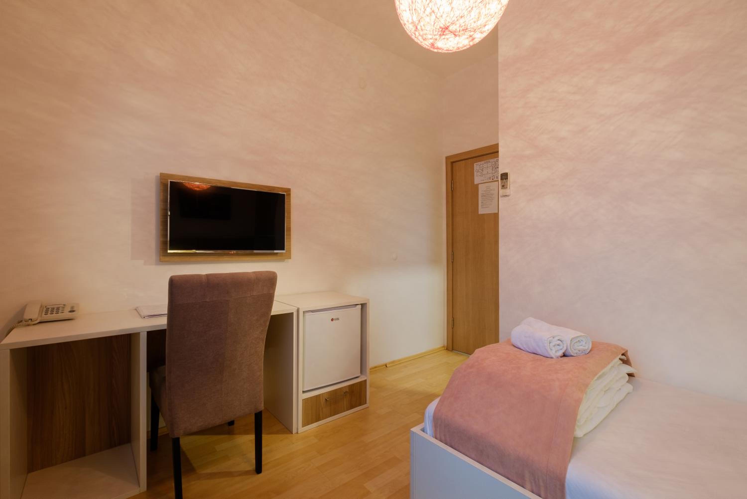 Single Room with Balcony photo 3