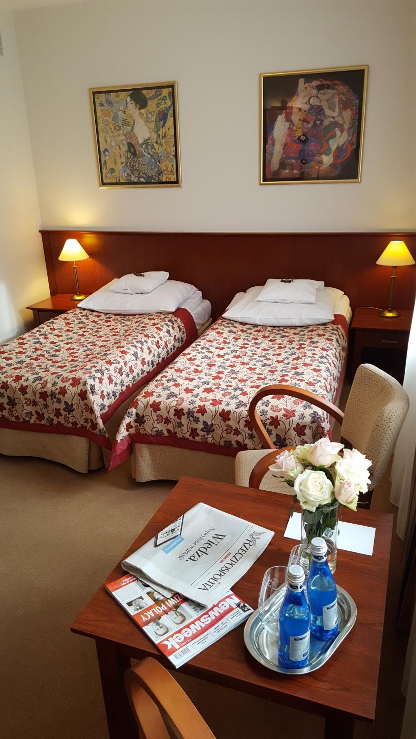 Standard Twin Room - Photo 4