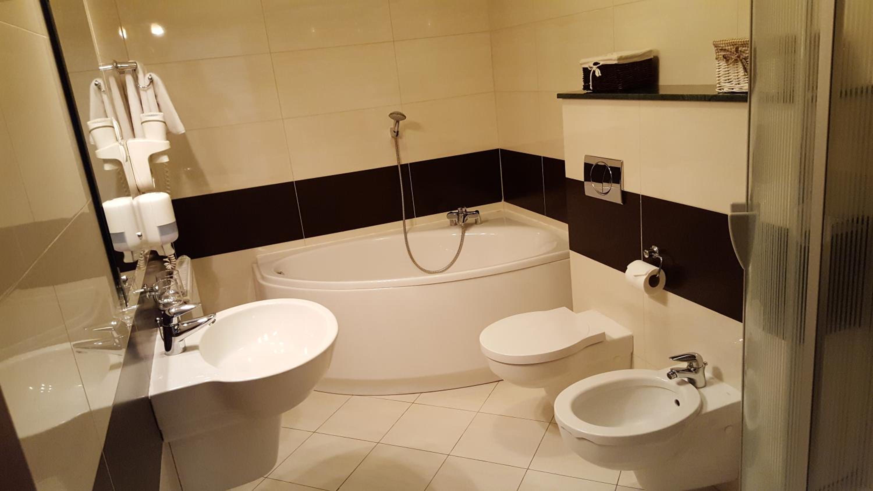 Standard Double Suite - Photo 10