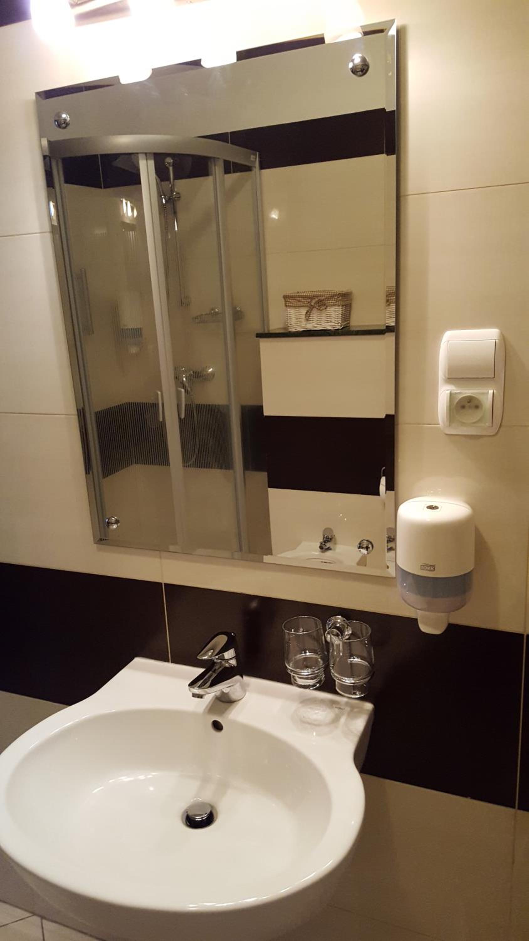 Standard Double Suite - Photo 7