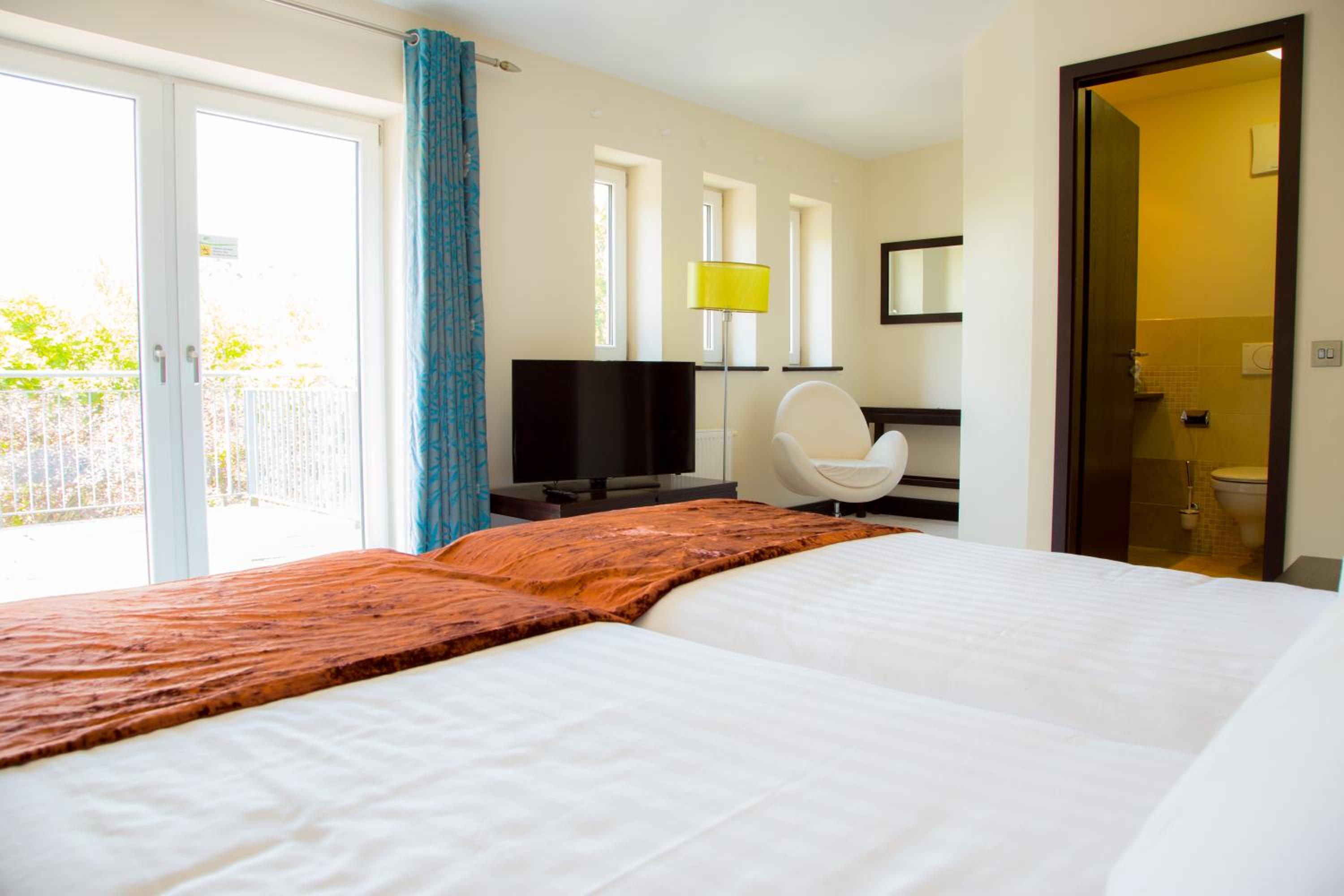 Lodges three-bedroom