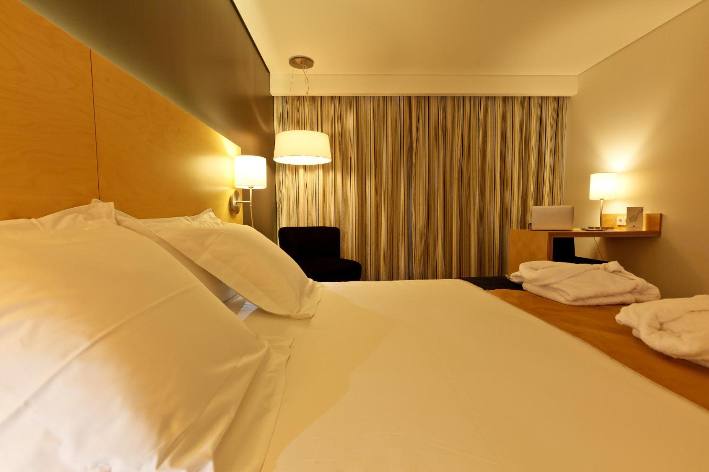 Superior Double Room with Balcony - Photo 2