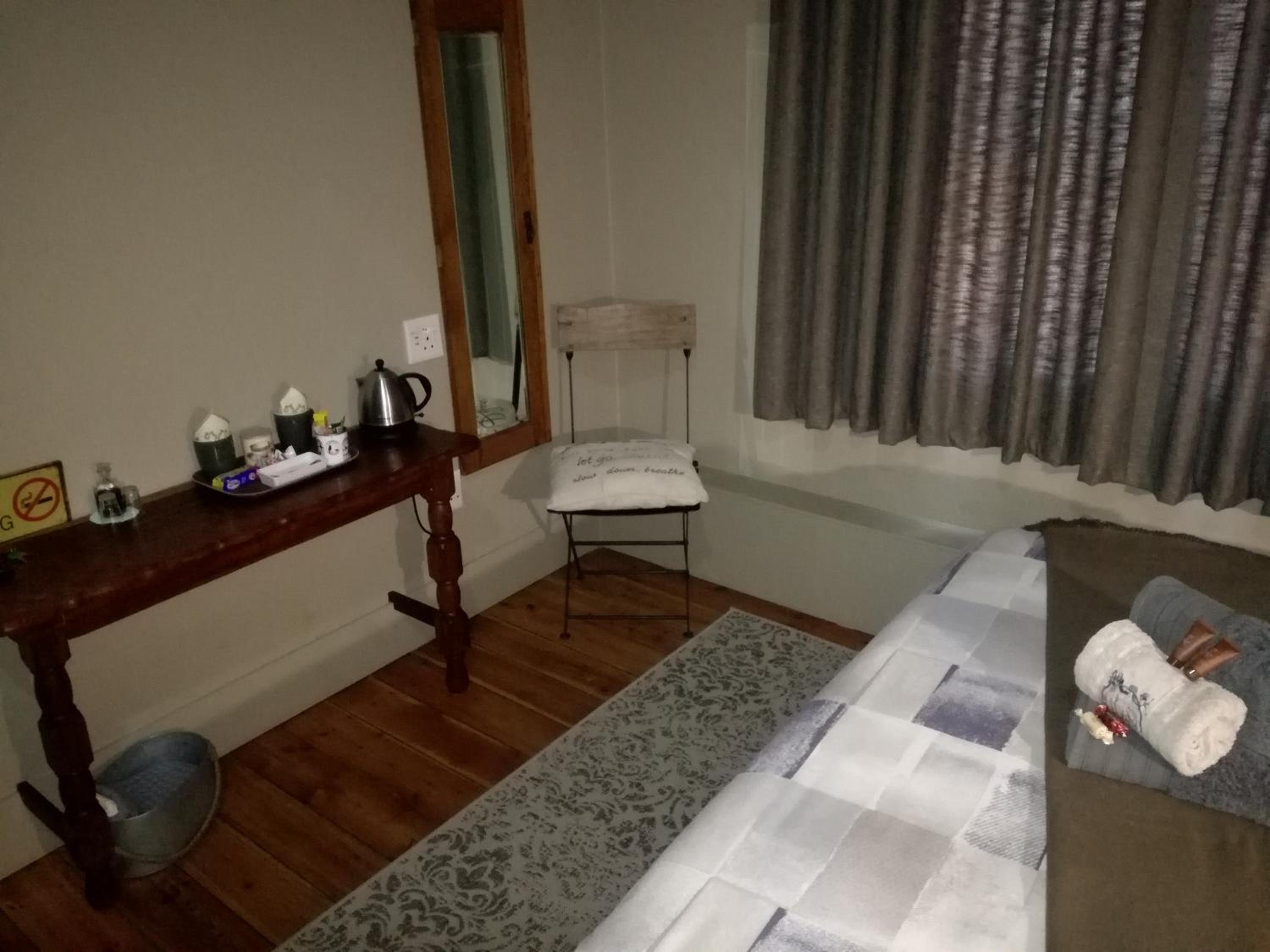 Queen Room with Garden View