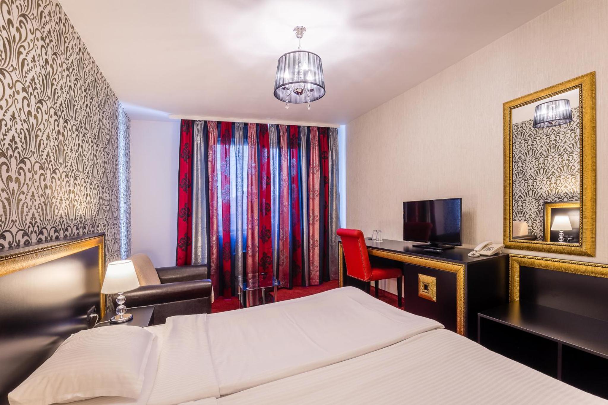 Double Room - Photo 9