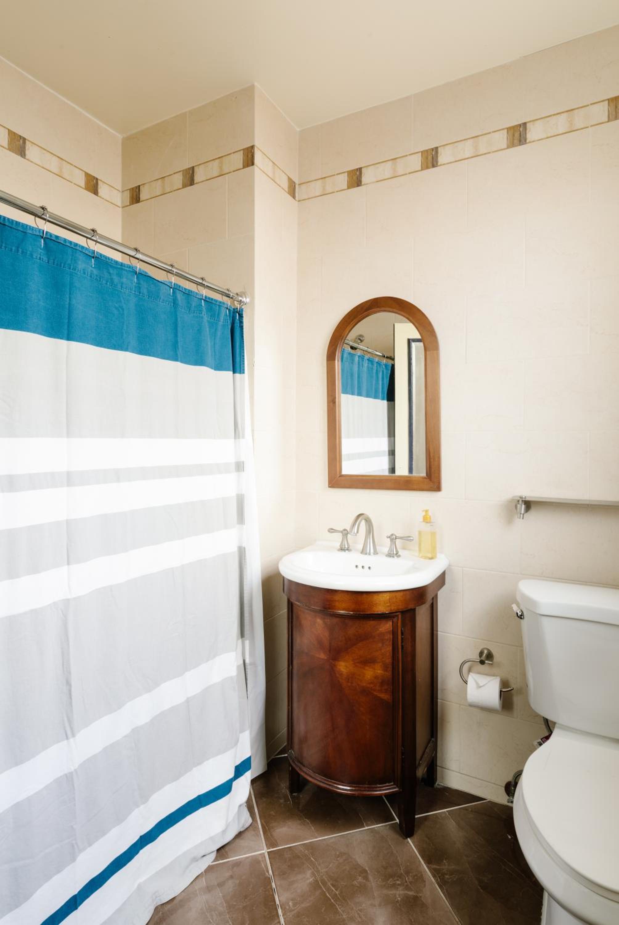 Private Suite (4 Adults)